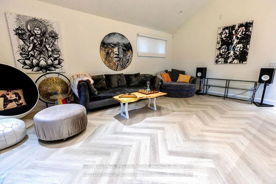 Photo 9 of 44 Baycrest Avenue, Toronto, Englemount-Lawrence — HOMEH