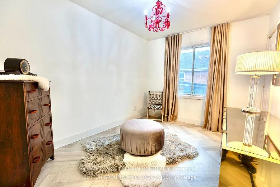 Photo 17 of 44 Baycrest Avenue, Toronto, Englemount-Lawrence — HOMEH