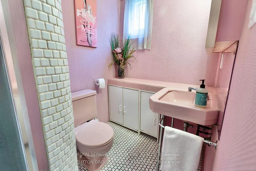 Photo 22 of 44 Baycrest Avenue, Toronto, Englemount-Lawrence — HOMEH