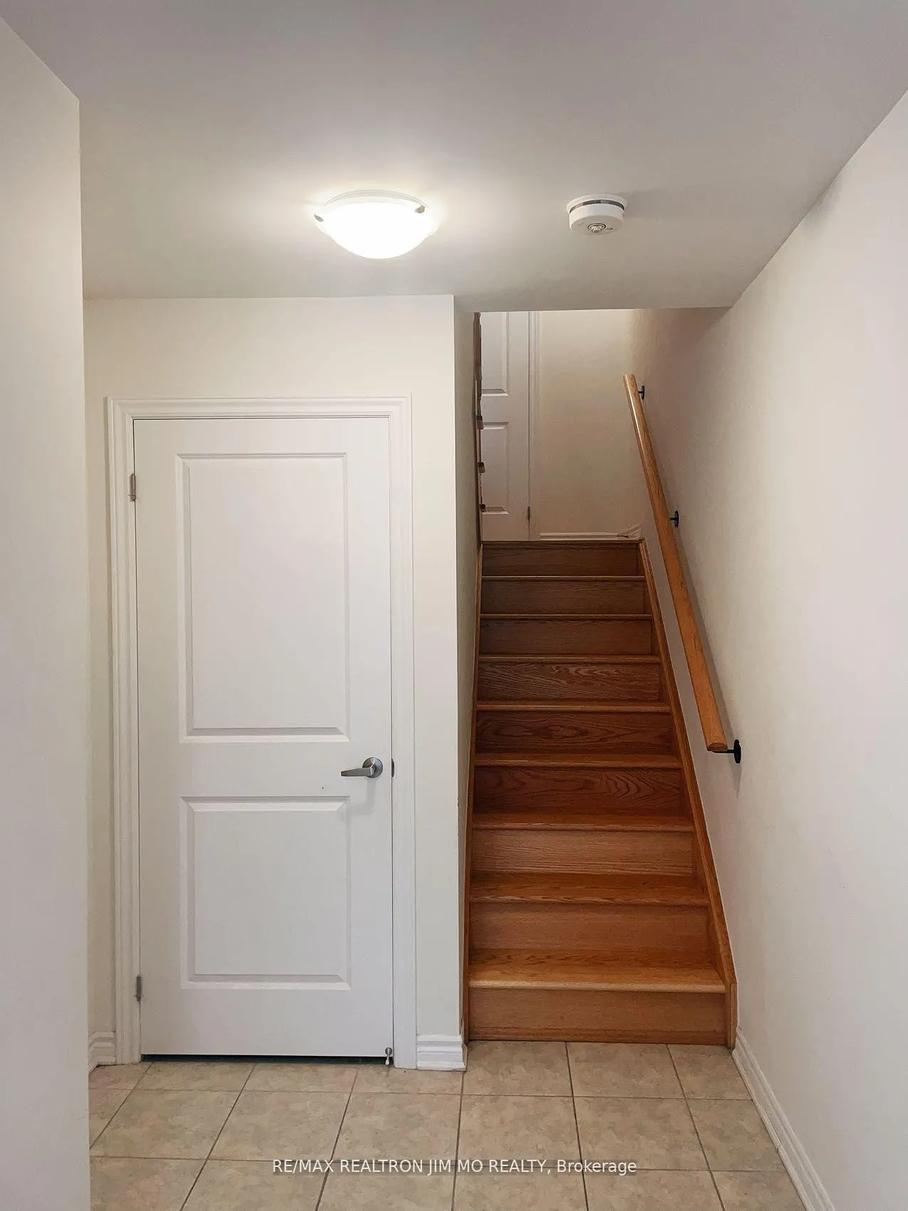 Photo 3 of 83 Sutcliffe Drive, Whitby, Rolling Acres — HOMEH