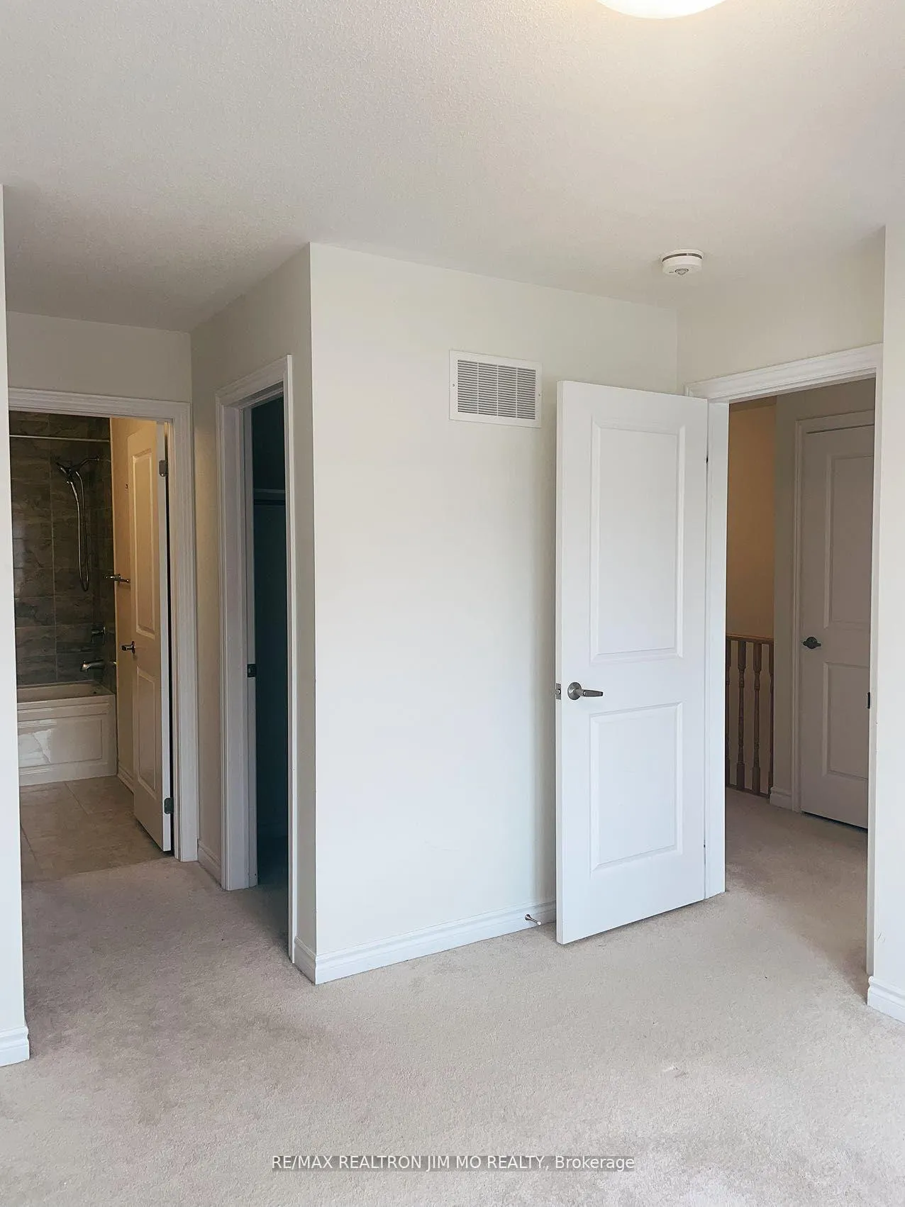 Photo 10 of 83 Sutcliffe Drive, Whitby, Rolling Acres — HOMEH