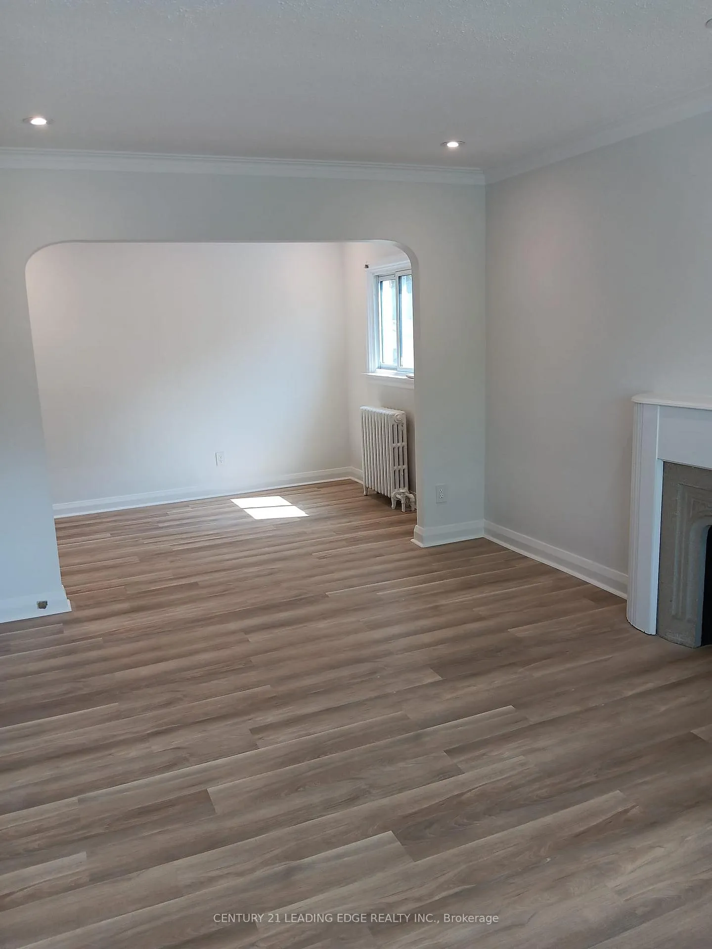 Photo 6 of 113 Lankin Boulevard, Toronto, East York — HOMEH