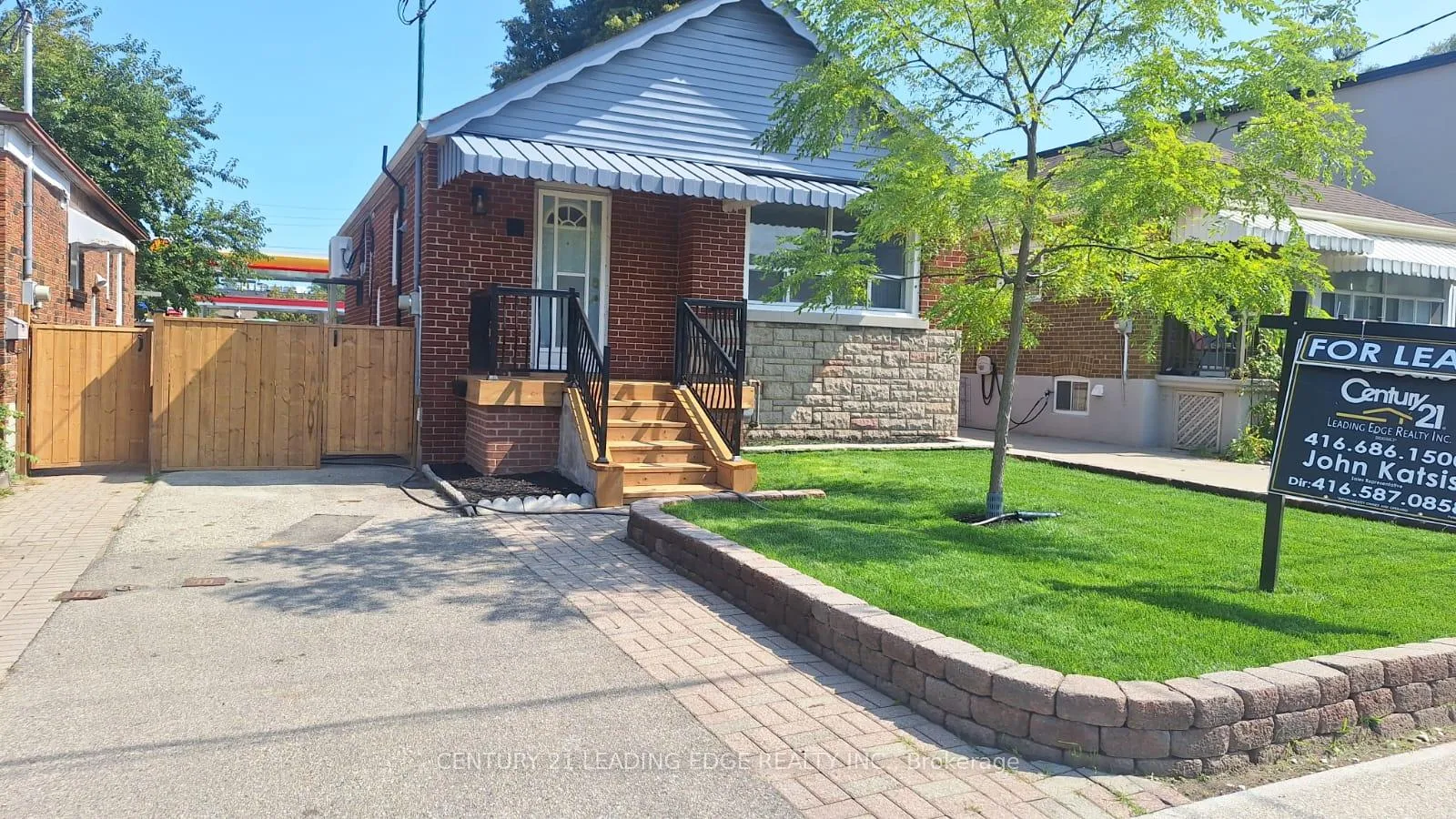 Photo 8 of 113 Lankin Boulevard, Toronto, East York — HOMEH