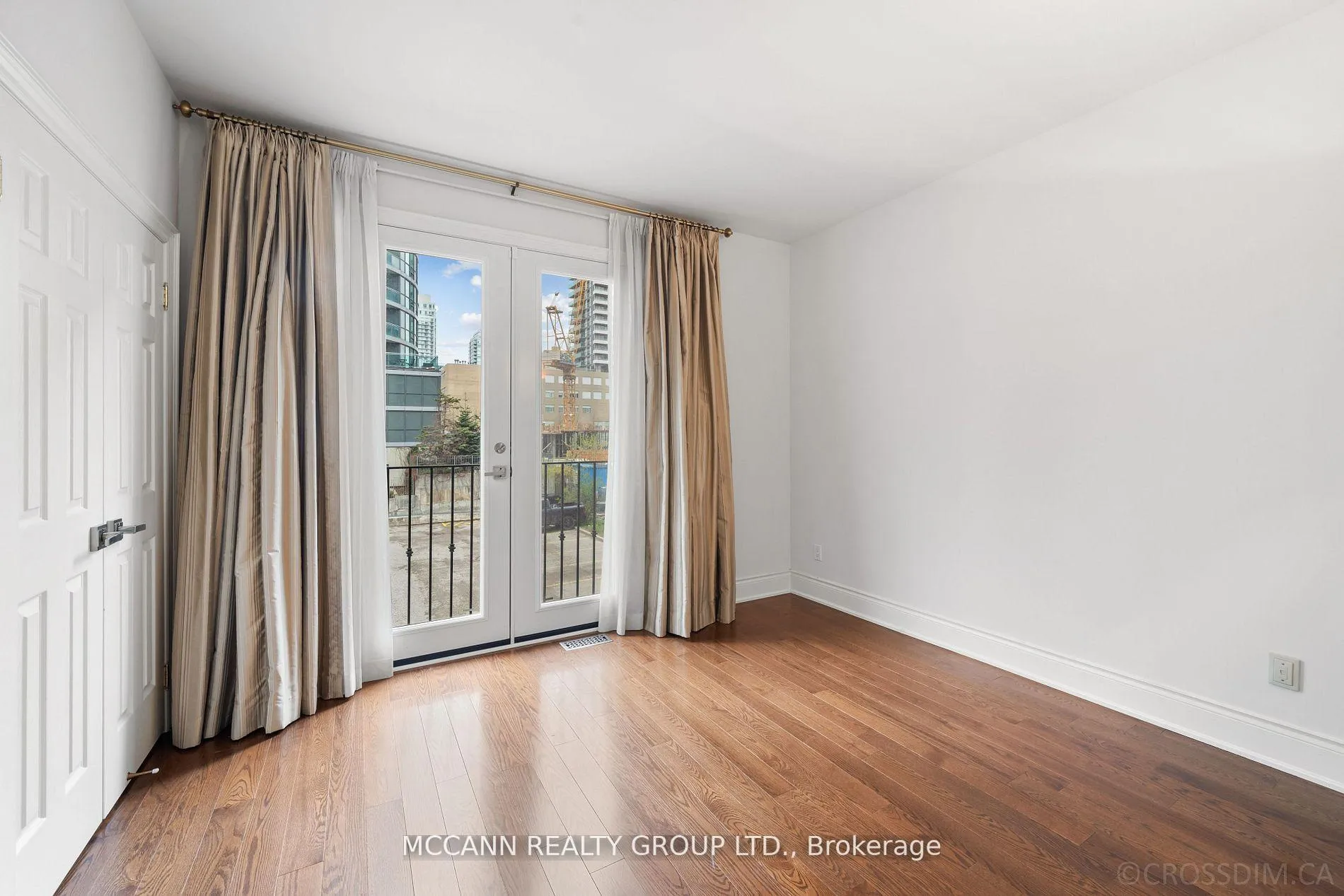 Photo 8 of 170 Redpath Avenue, Toronto, Mount Pleasant West — HOMEH