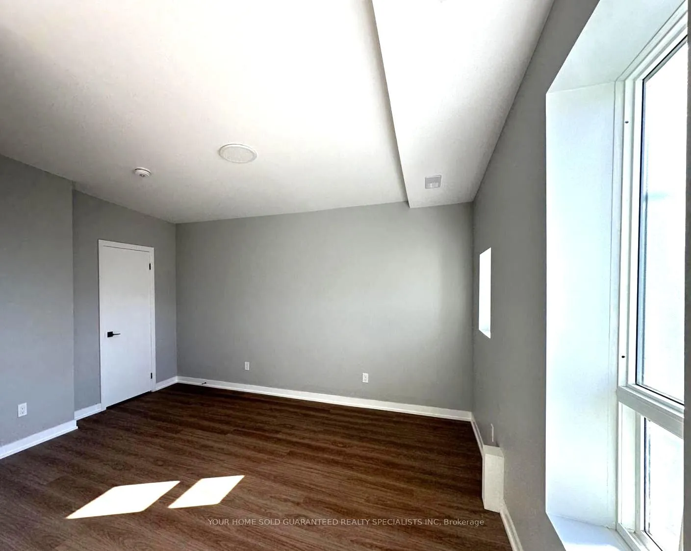 Photo 4 of Unit A, 9 Wellington Street, Aurora, Aurora Village — HOMEH