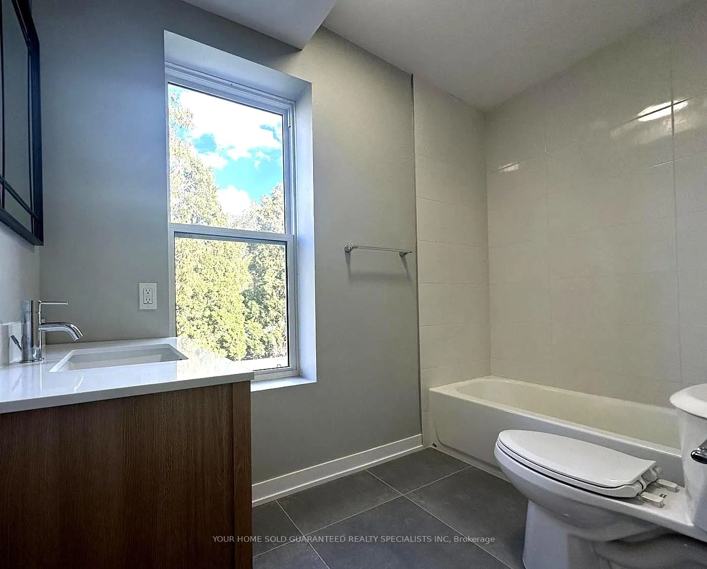 Photo 5 of Unit A, 9 Wellington Street, Aurora, Aurora Village — HOMEH