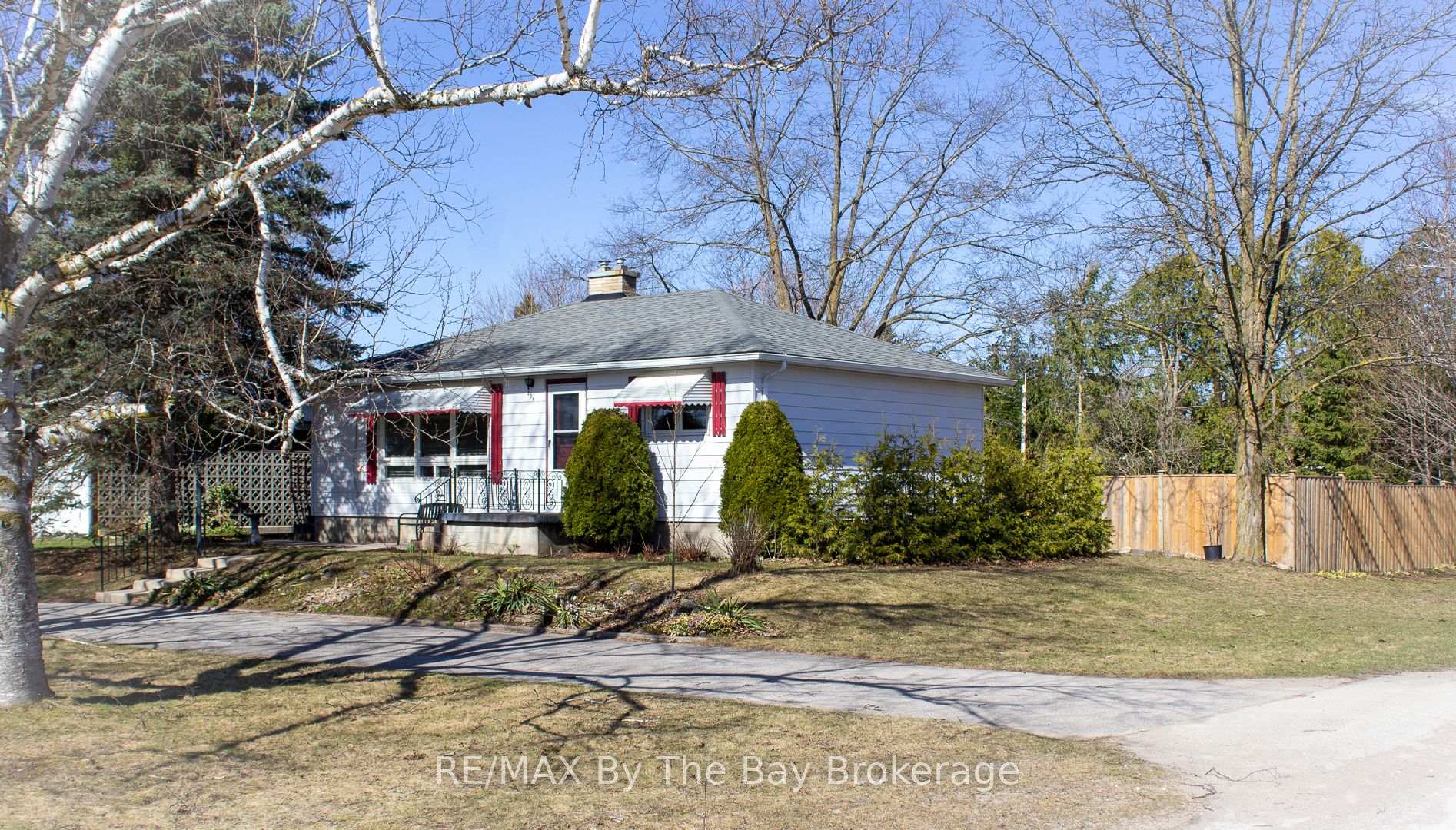 Photo 1 of 208 Jane Street, Clearview, Stayner — HOMEH