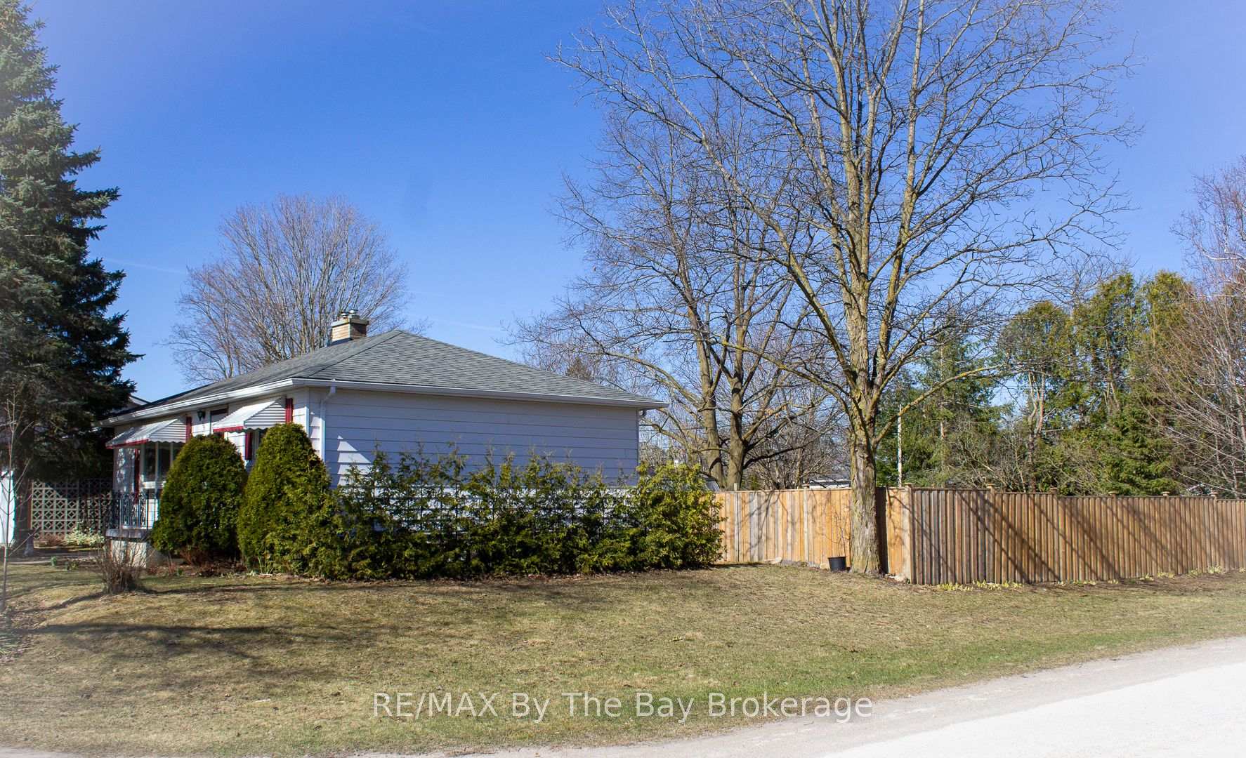 Photo 3 of 208 Jane Street, Clearview, Stayner — HOMEH