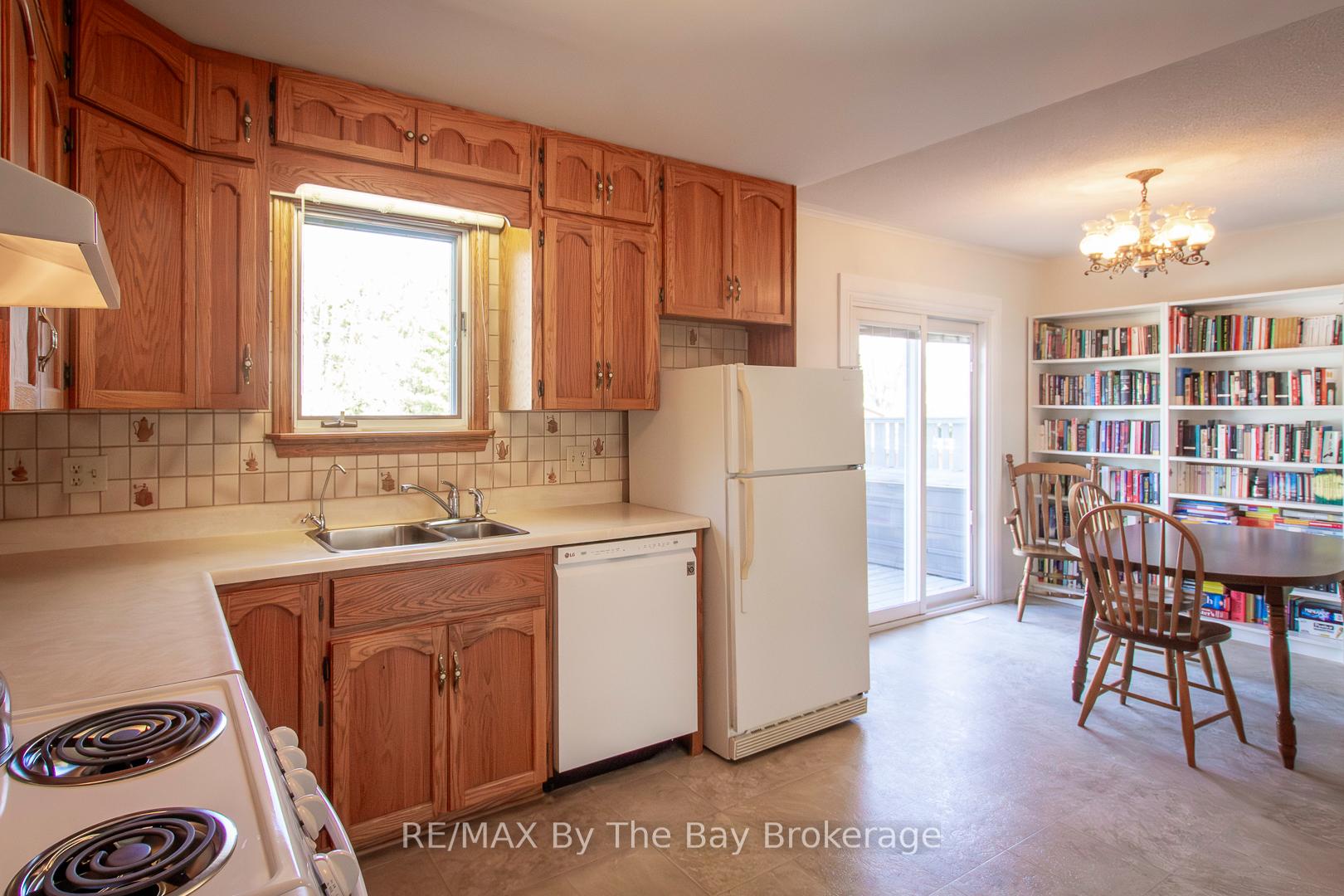 Photo 11 of 208 Jane Street, Clearview, Stayner — HOMEH