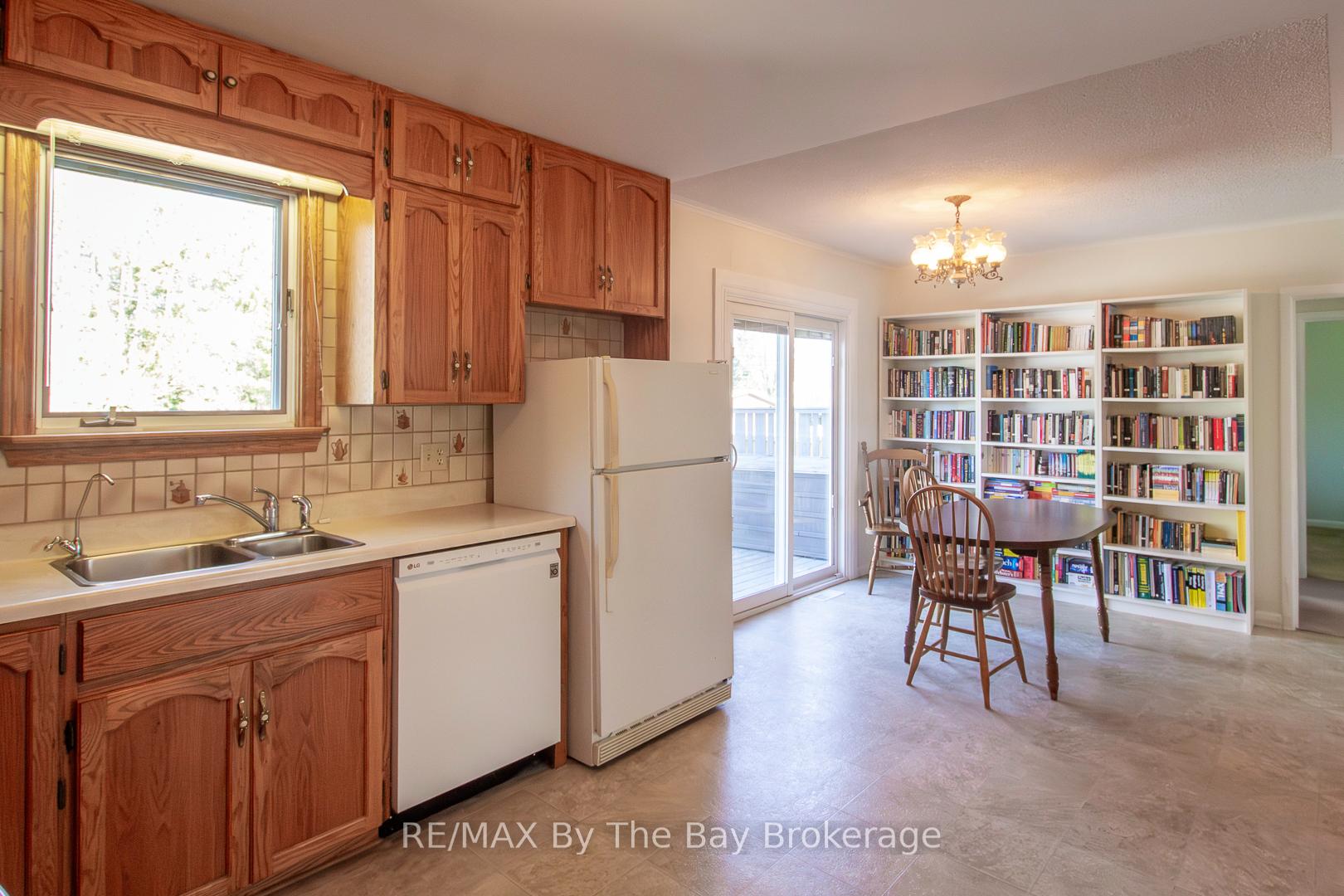 Photo 12 of 208 Jane Street, Clearview, Stayner — HOMEH