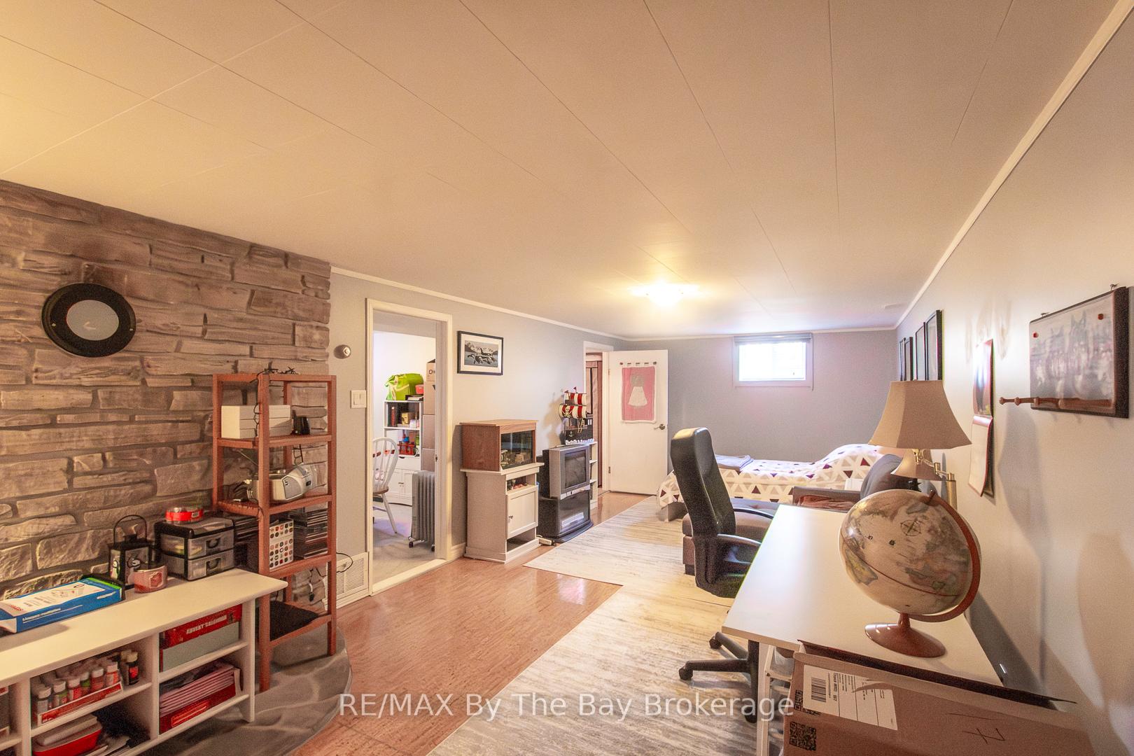Photo 32 of 208 Jane Street, Clearview, Stayner — HOMEH
