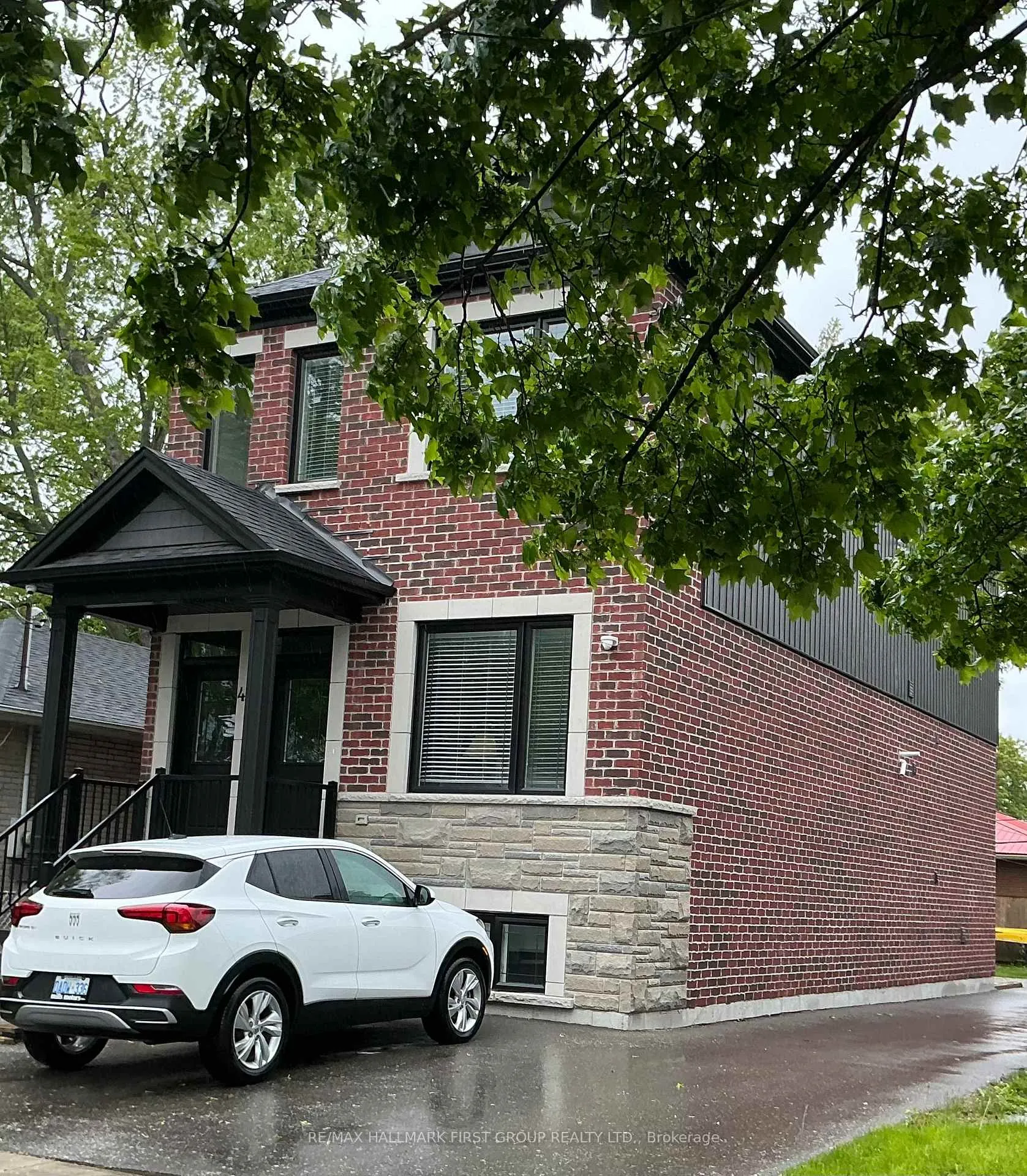 Photo 1 of Unit Second floor, 429 Madison Avenue, Oshawa, McLaughlin — HOMEH