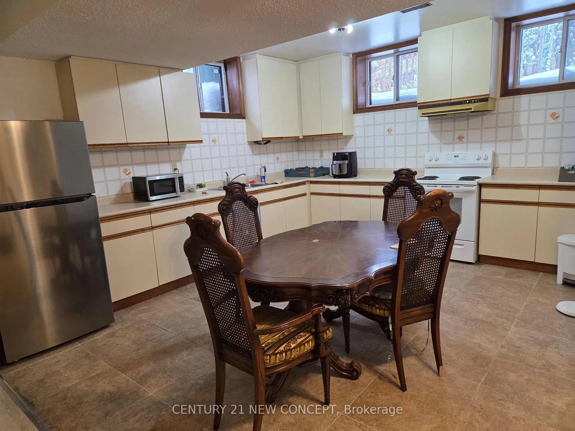 Photo 3 of Unit Basement, 320 Spring Gate Boulevard, Vaughan, Crestwood-Springfarm-Yorkhill — HOMEH