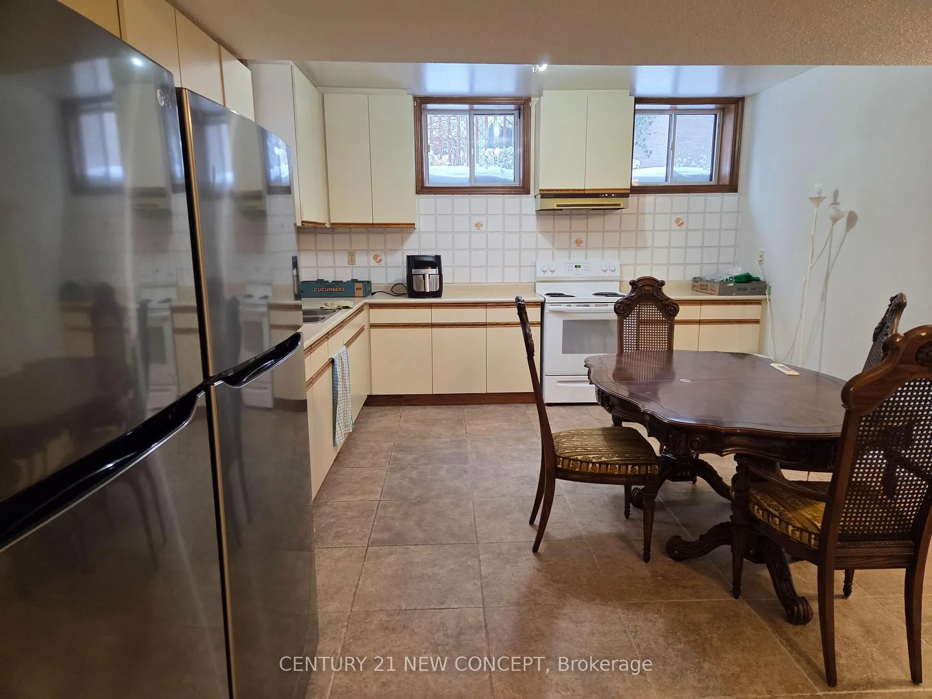 Photo 4 of Unit Basement, 320 Spring Gate Boulevard, Vaughan, Crestwood-Springfarm-Yorkhill — HOMEH