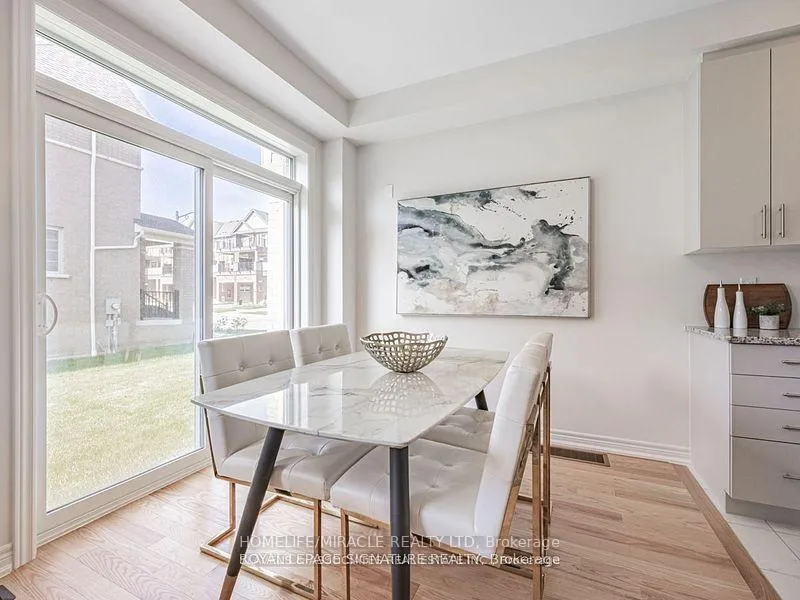 Photo 3 of 52 Air Dancer Crescent, Oshawa, Windfields — HOMEH