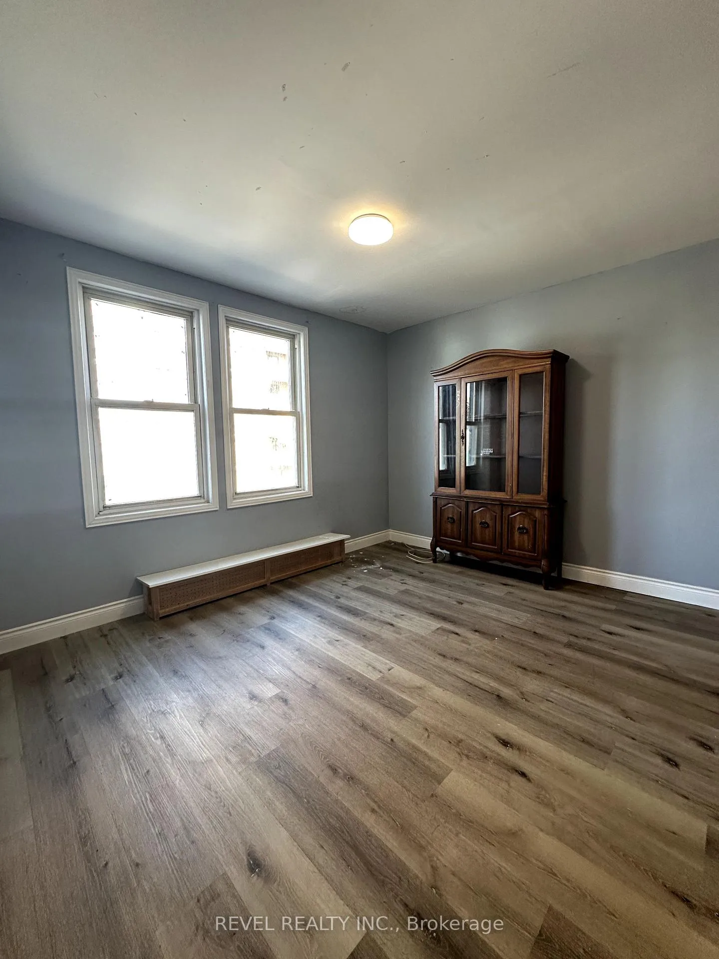 Photo 2 of Unit Upper (A), 220-222 King Street, Welland, Welland Downtown — HOMEH
