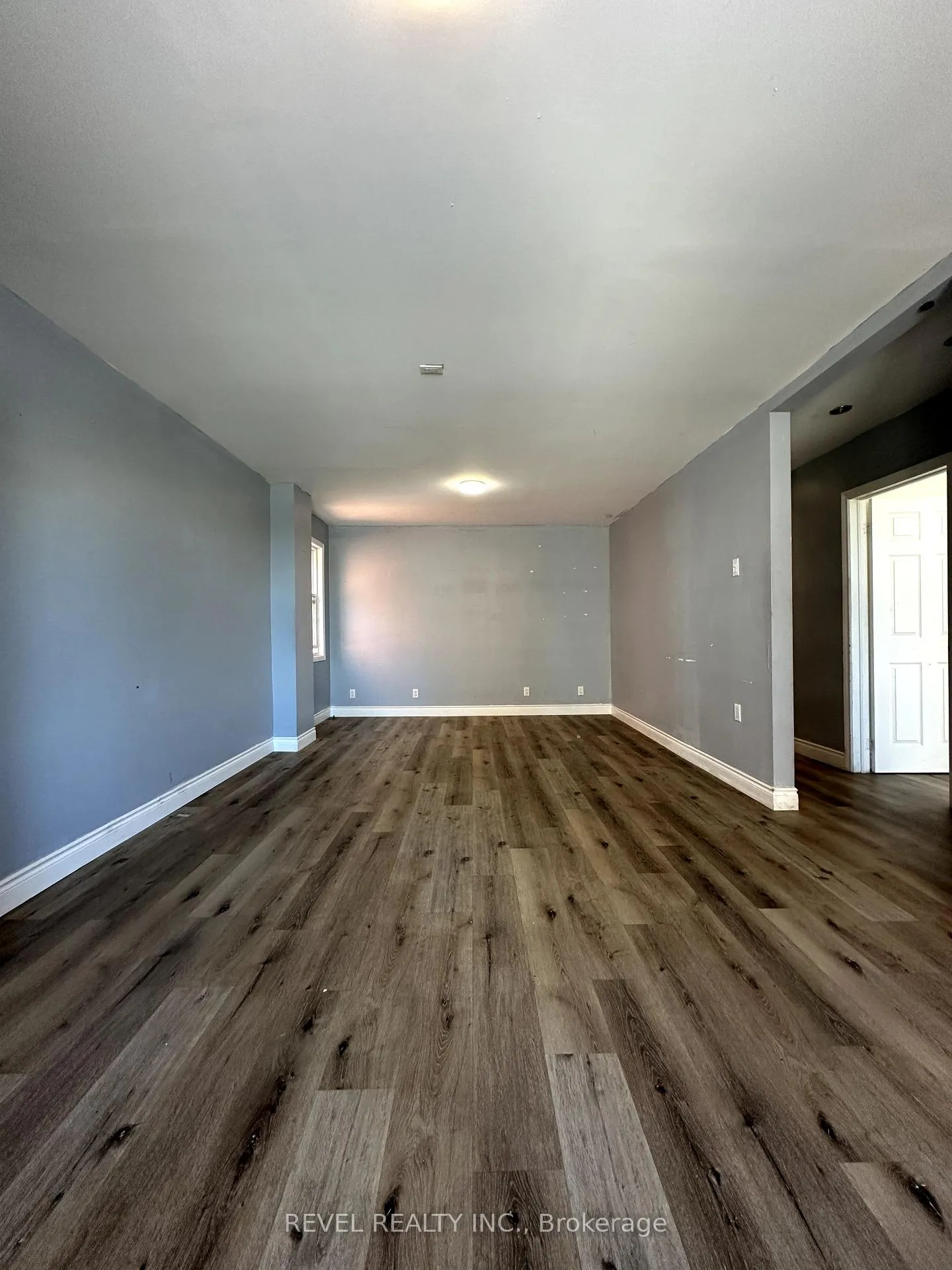 Photo 3 of Unit Upper (A), 220-222 King Street, Welland, Welland Downtown — HOMEH