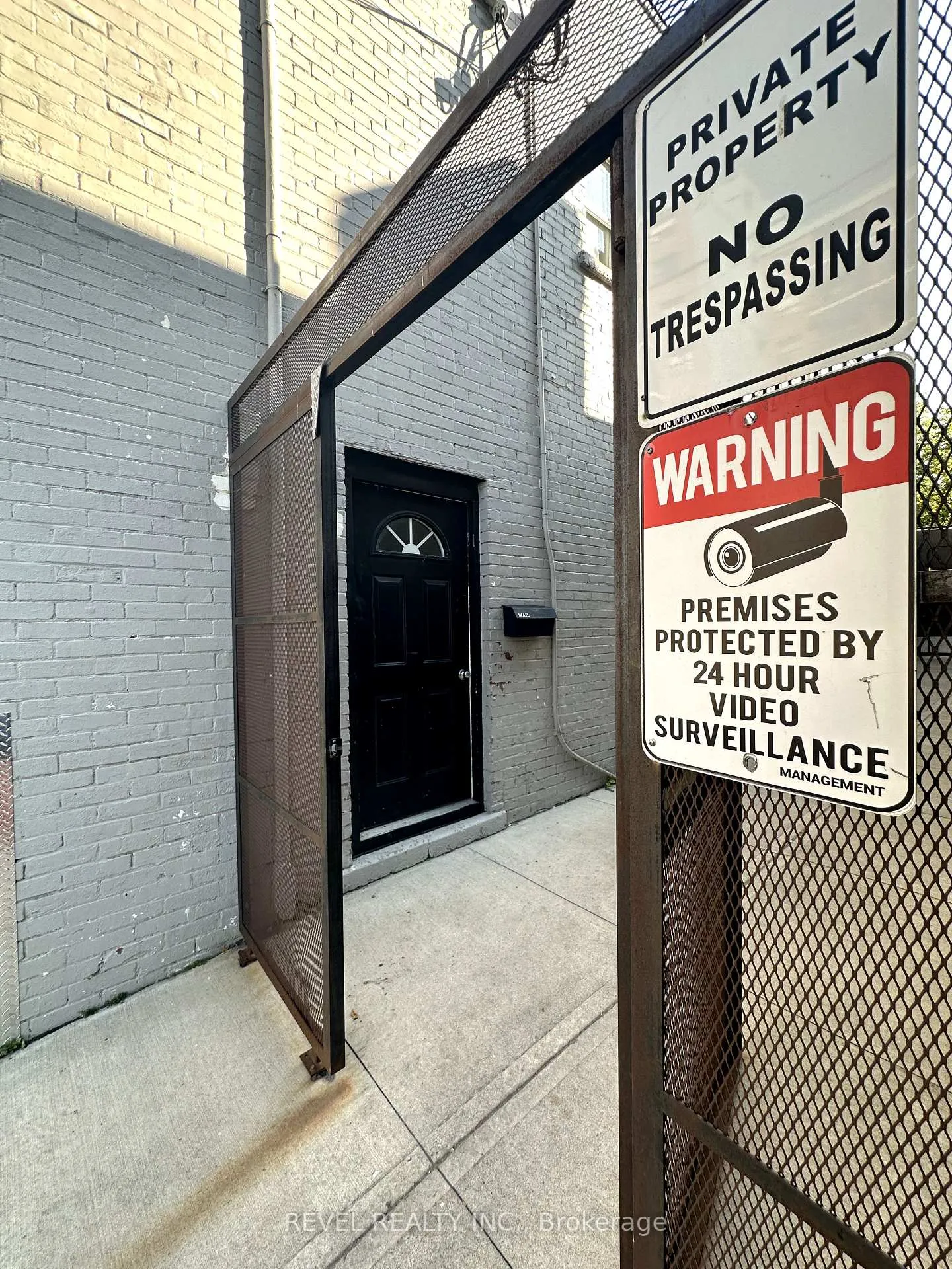 Photo 9 of Unit Upper (A), 220-222 King Street, Welland, Welland Downtown — HOMEH