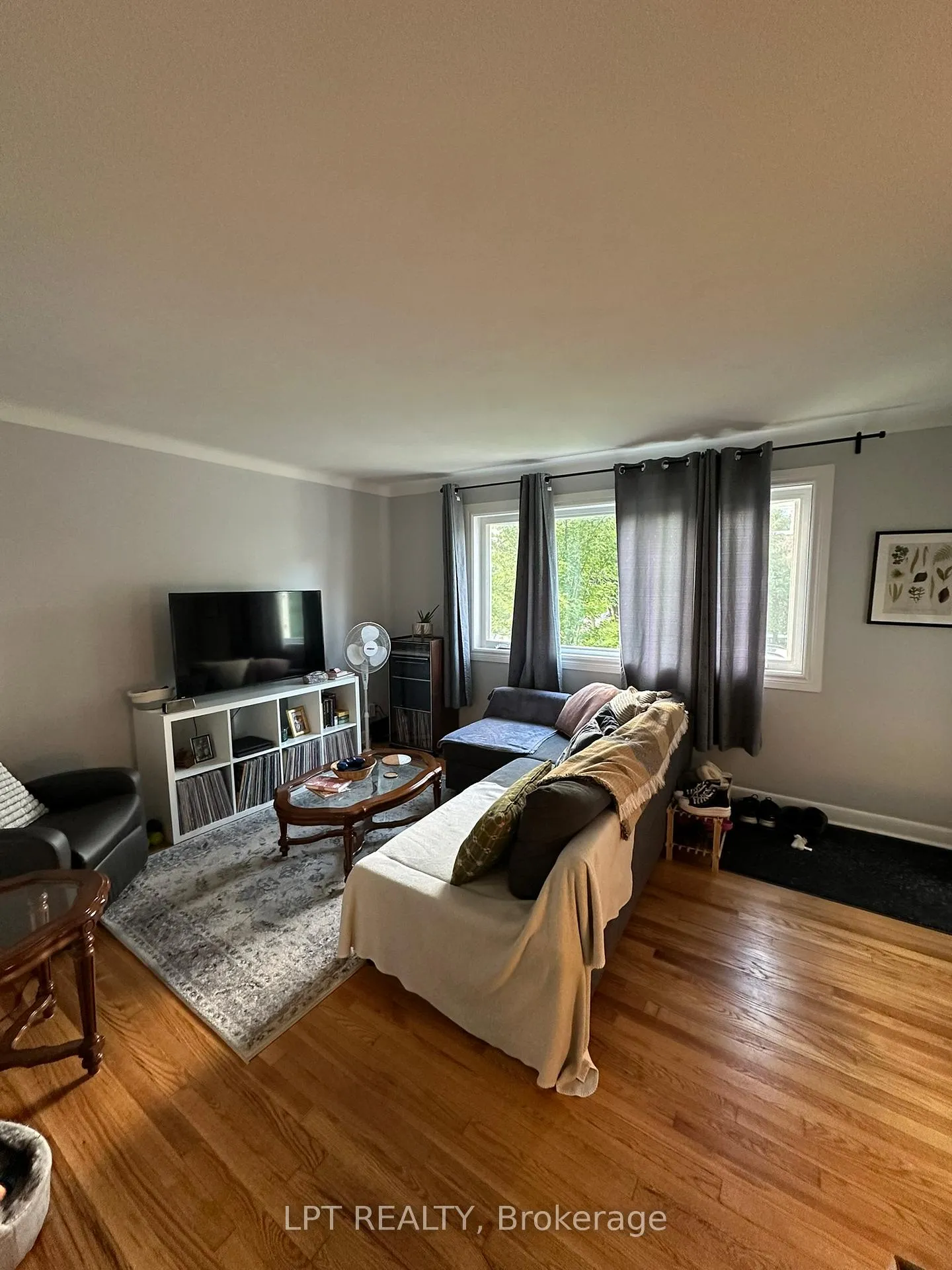 Photo 2 of 970 Gregg Street, Ottawa, Heron Park — HOMEH