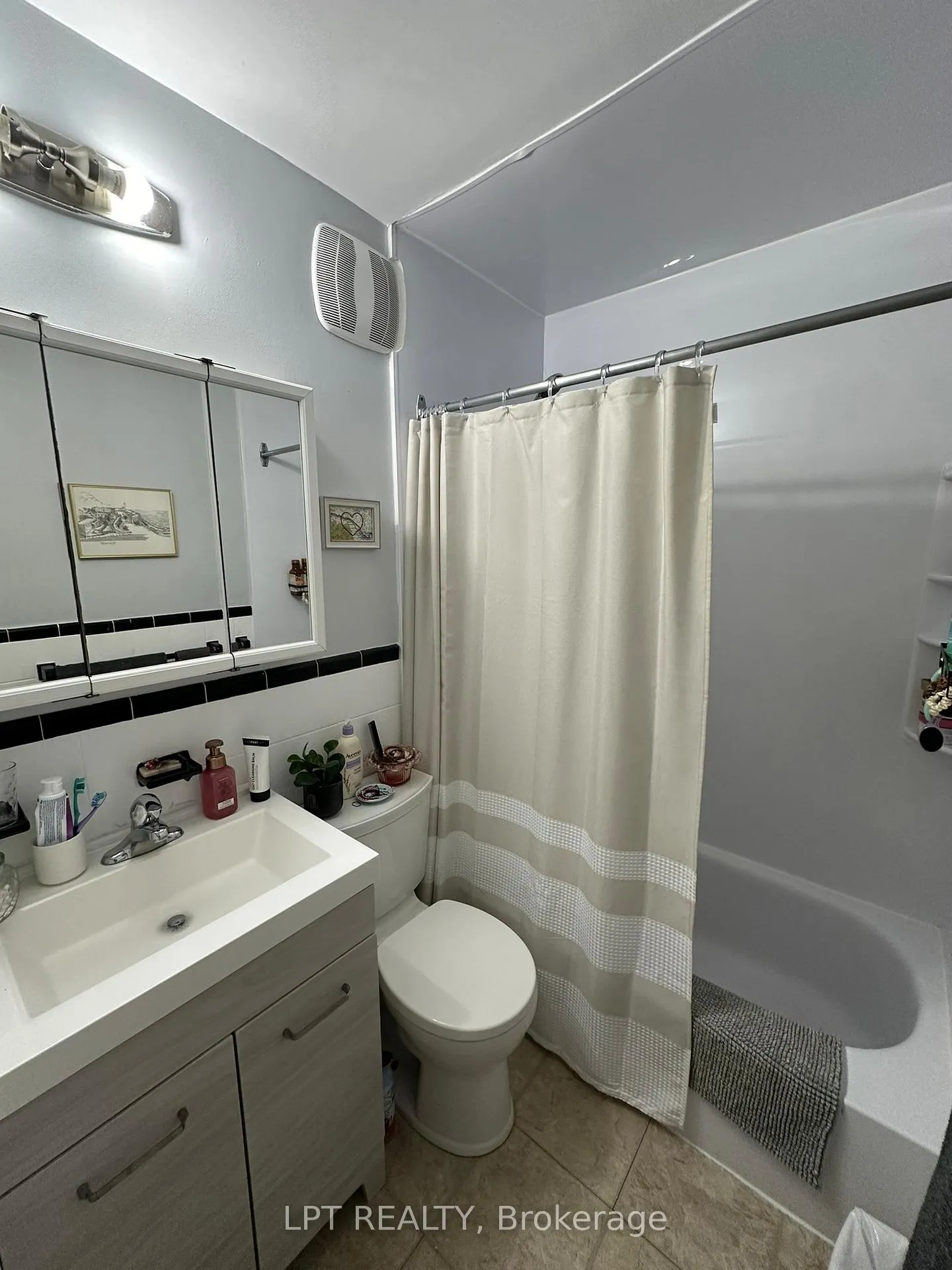 Photo 7 of 970 Gregg Street, Ottawa, Heron Park — HOMEH