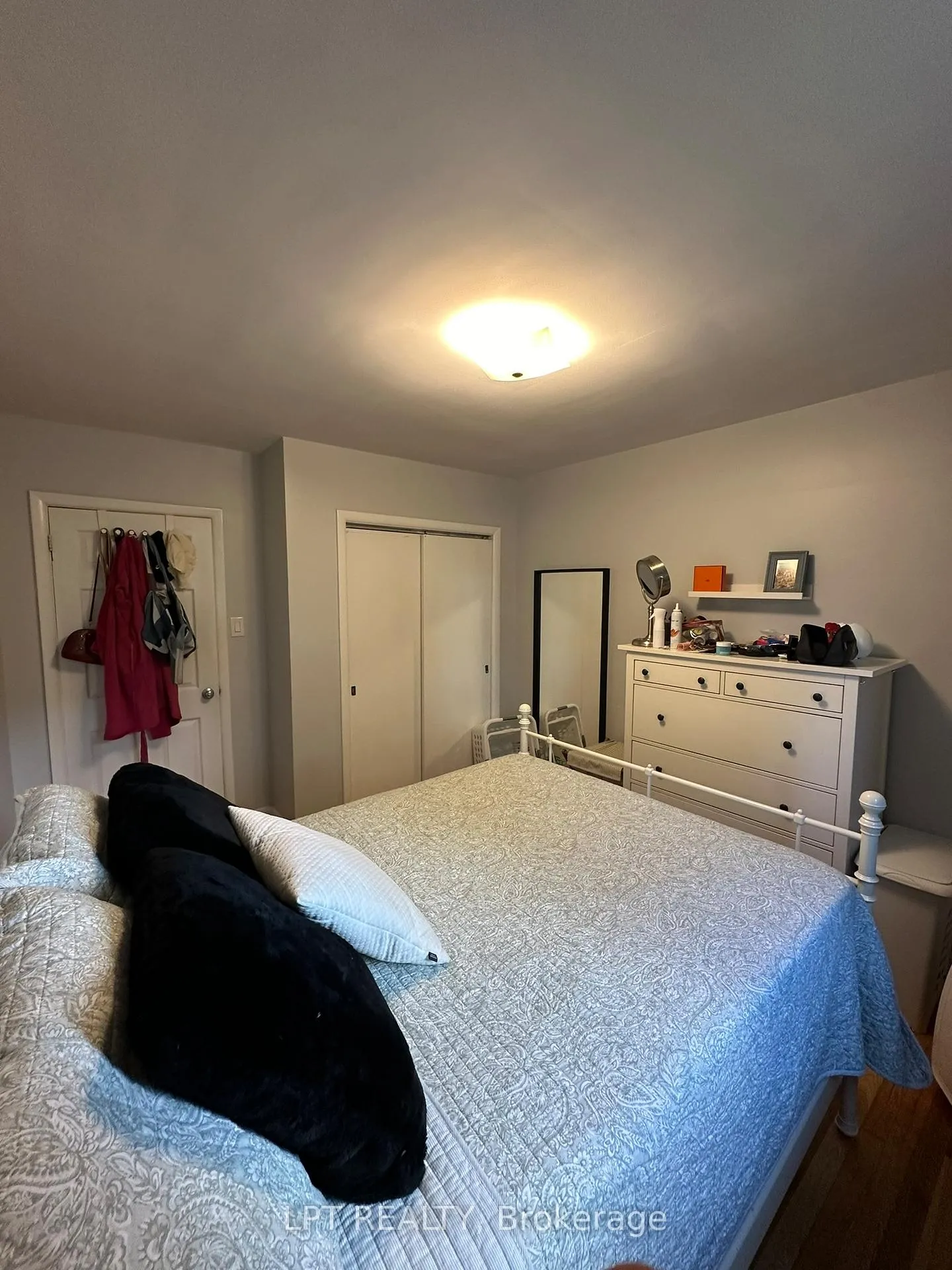 Photo 9 of 970 Gregg Street, Ottawa, Heron Park — HOMEH