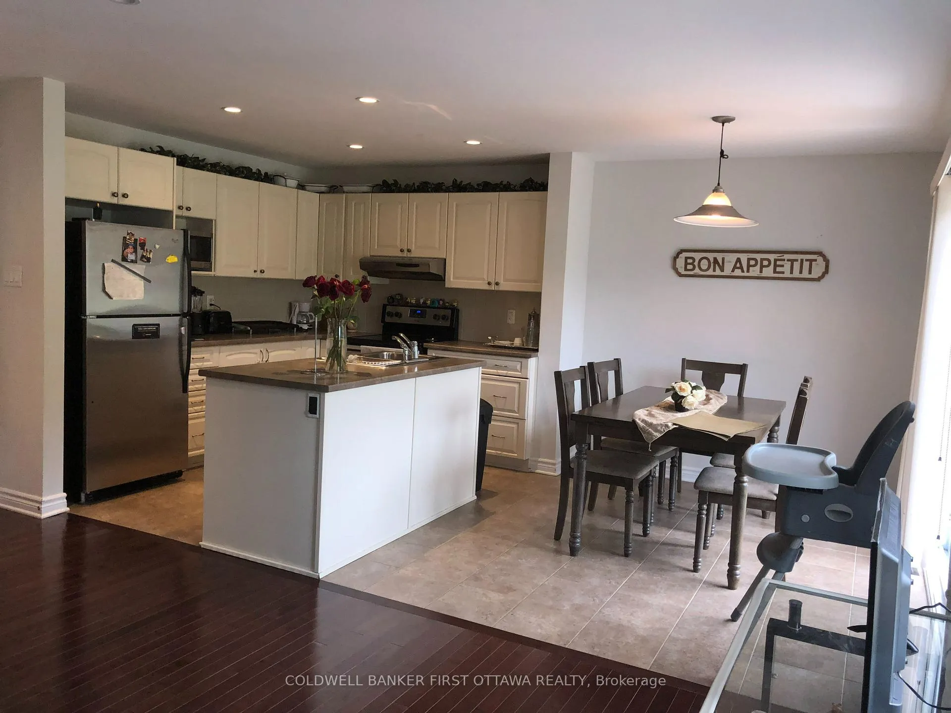 Photo 4 of 601 Clearbrook Drive, Ottawa, Barrhaven - Strandherd — HOMEH