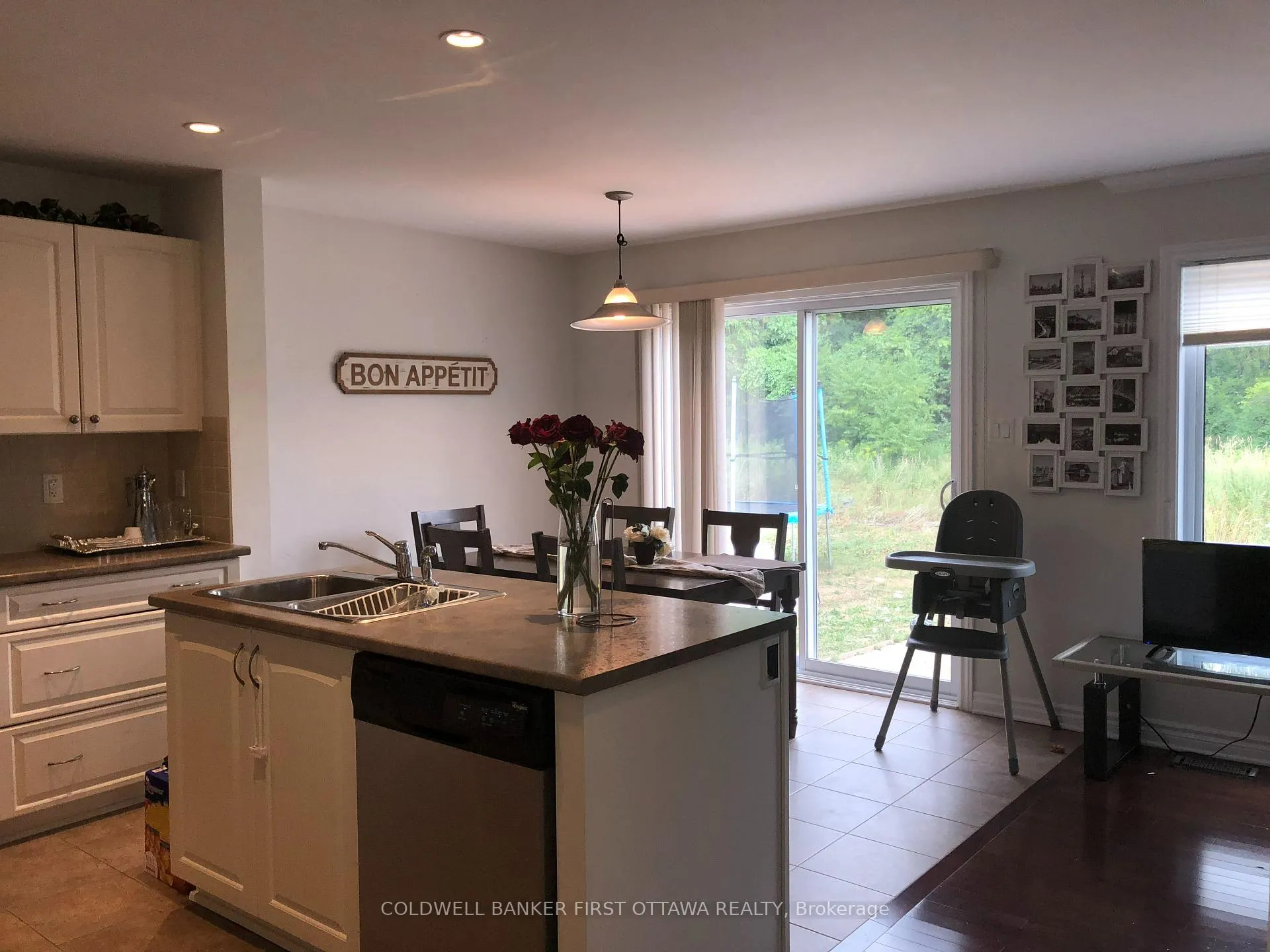 Photo 6 of 601 Clearbrook Drive, Ottawa, Barrhaven - Strandherd — HOMEH