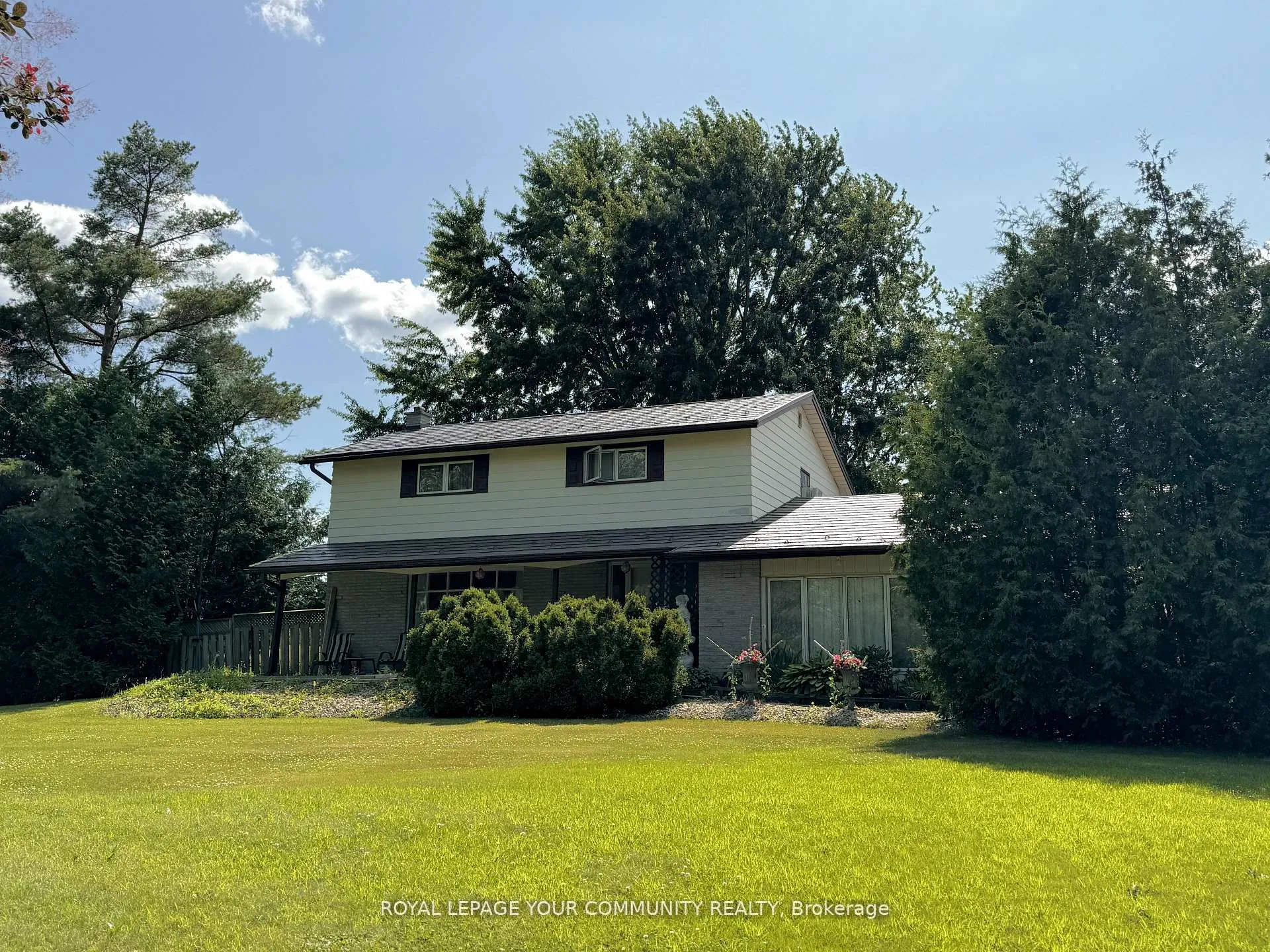 Front of 7230 Country Lane