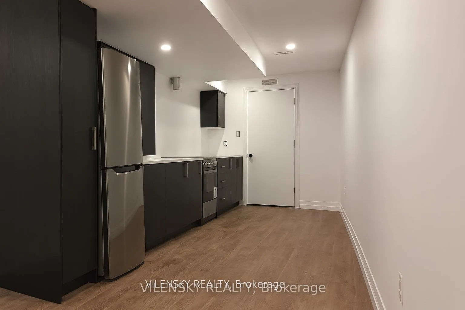 Photo 2 of Unit Basement, 128 Mintwood Road, Vaughan, Patterson — HOMEH