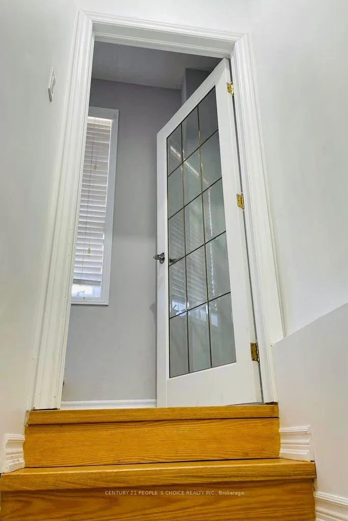 Front of Unit Lower, 48 Carpendale Crescent
