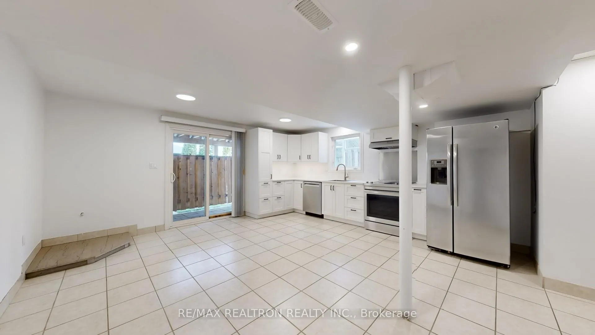 Photo 2 of Unit Basement, 70 Earl Stewart Drive, Aurora, Bayview Wellington — HOMEH