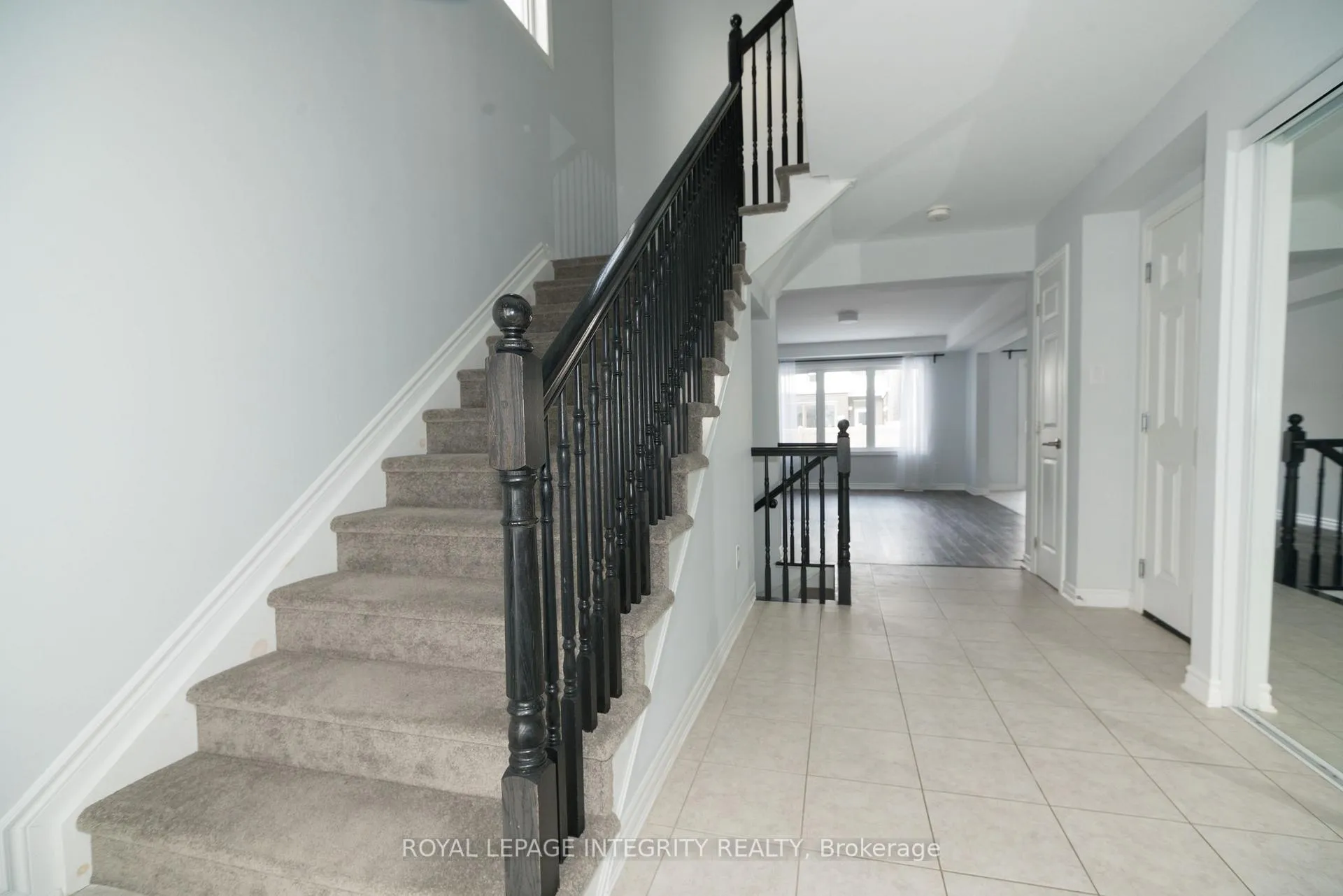 Photo 3 of 754 Derreen Avenue, Ottawa, Stittsville (North) — HOMEH