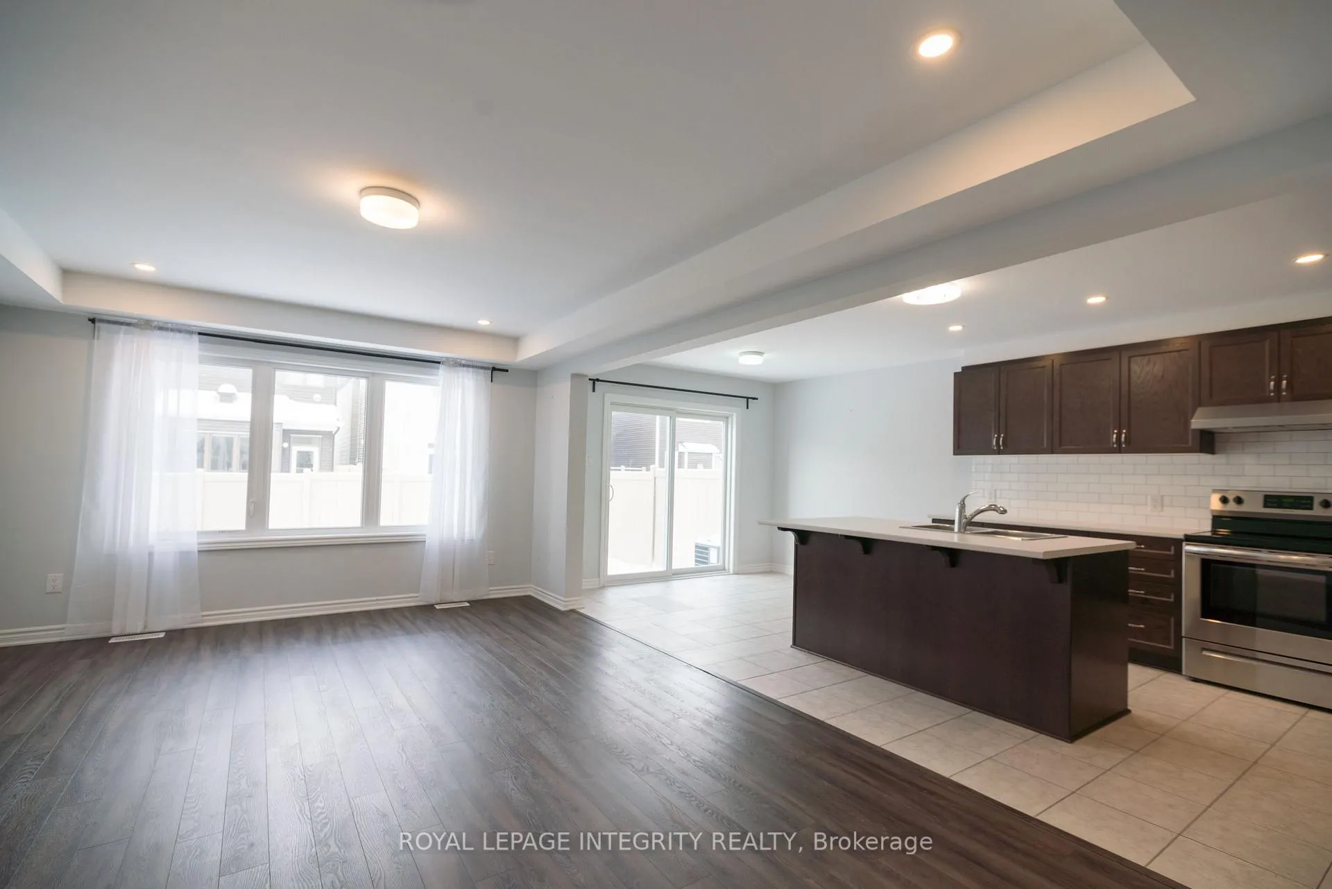 Photo 4 of 754 Derreen Avenue, Ottawa, Stittsville (North) — HOMEH