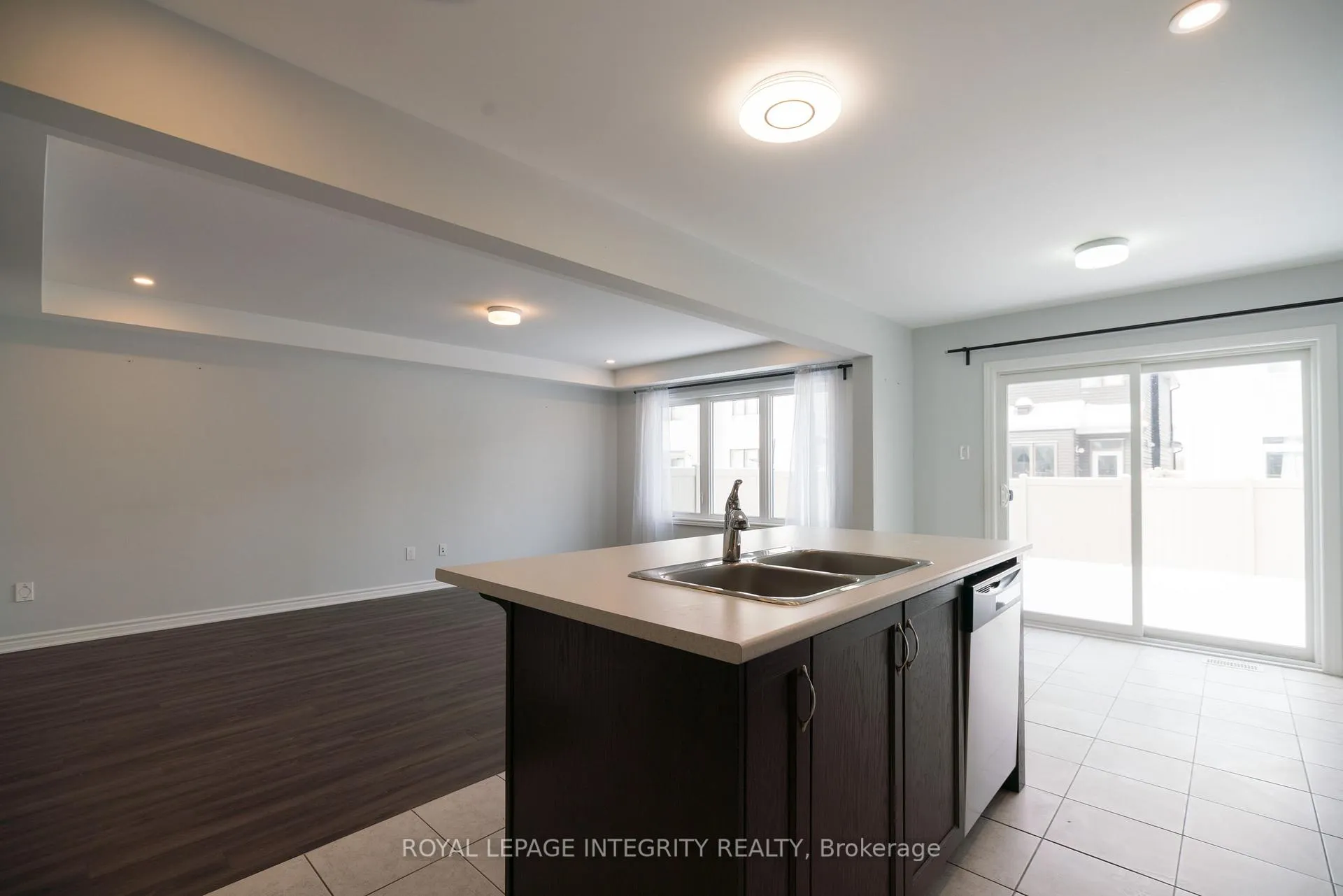 Photo 5 of 754 Derreen Avenue, Ottawa, Stittsville (North) — HOMEH