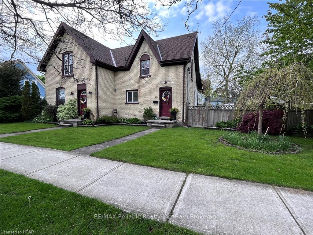 Photo 2 of 98 Elgin Avenue W, Goderich, Goderich (Town) — HOMEH