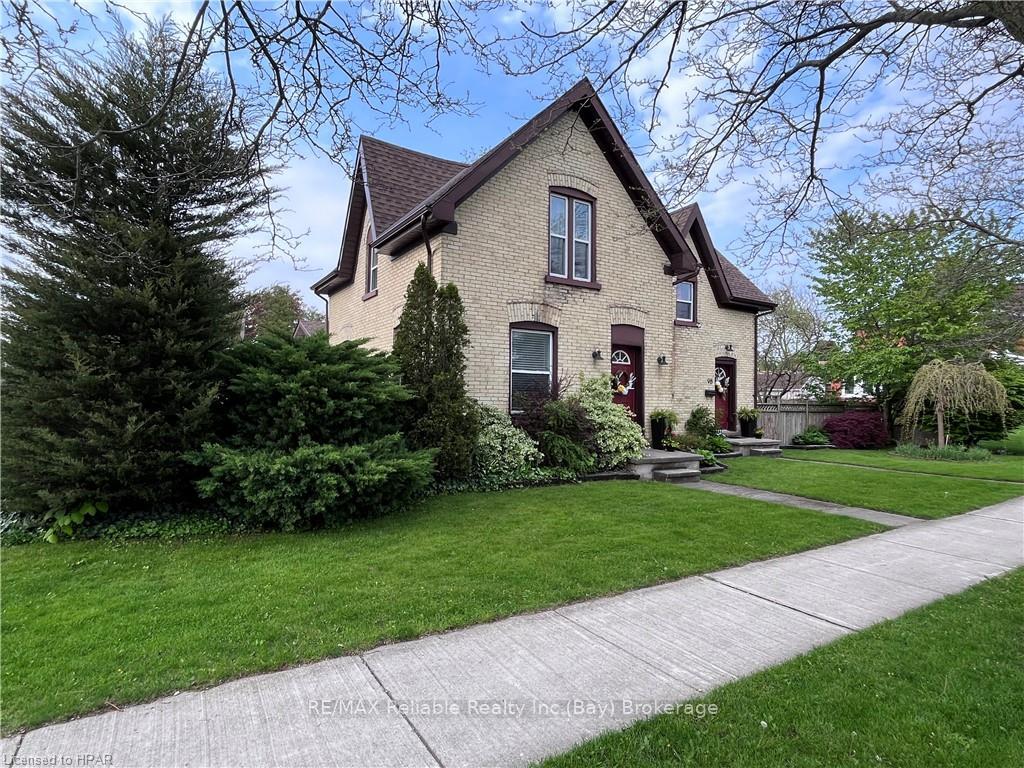 Photo 3 of 98 Elgin Avenue W, Goderich, Goderich (Town) — HOMEH