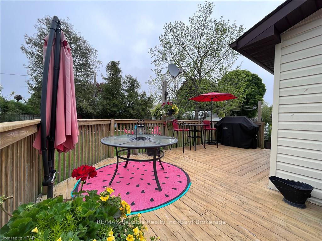 Photo 8 of 98 Elgin Avenue W, Goderich, Goderich (Town) — HOMEH