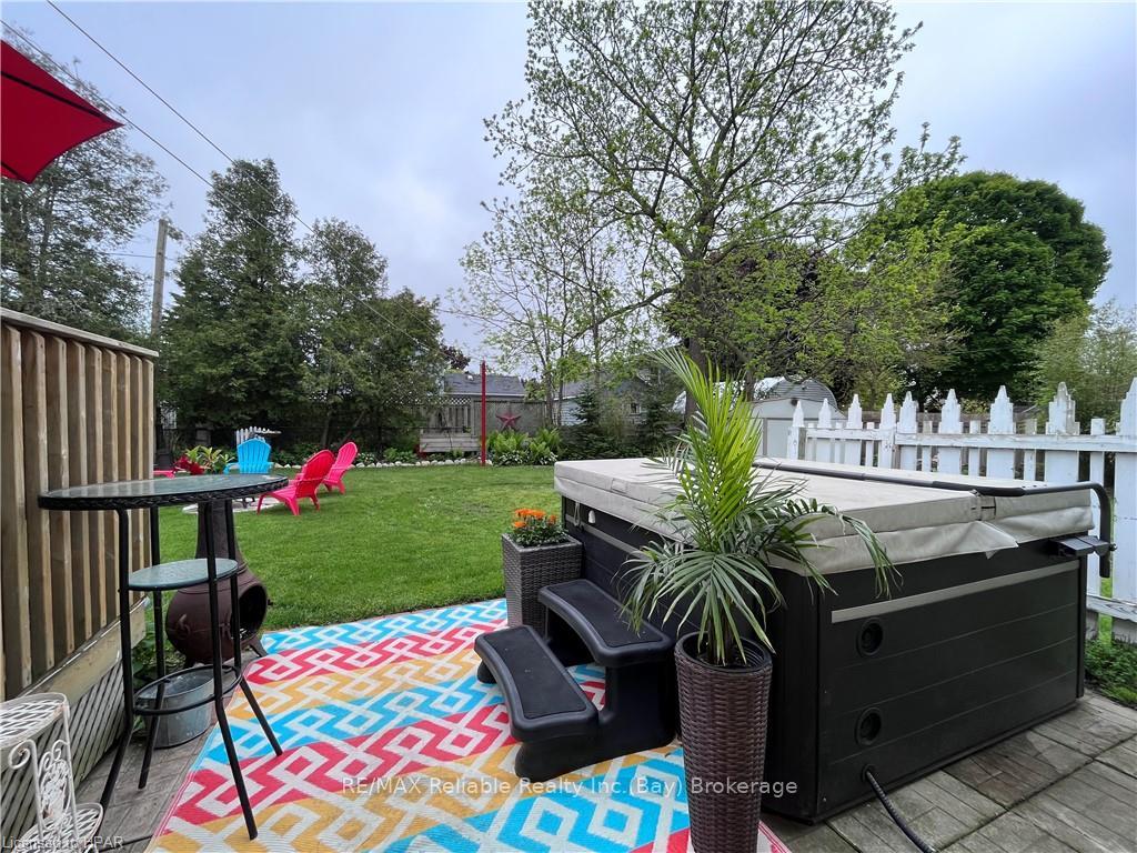Photo 10 of 98 Elgin Avenue W, Goderich, Goderich (Town) — HOMEH