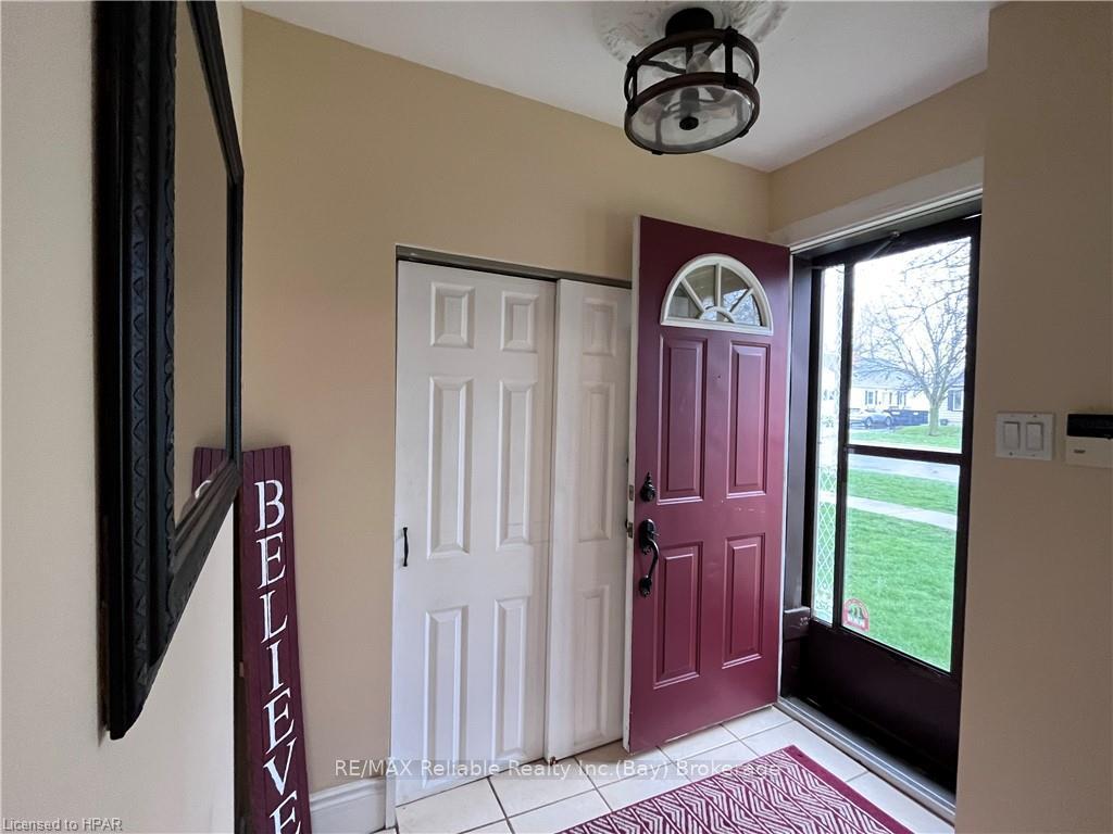 Photo 12 of 98 Elgin Avenue W, Goderich, Goderich (Town) — HOMEH