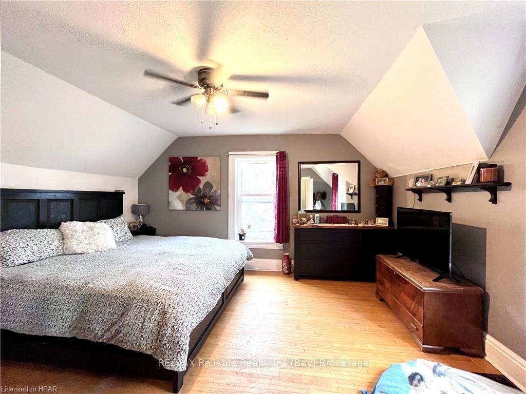 Photo 26 of 98 Elgin Avenue W, Goderich, Goderich (Town) — HOMEH