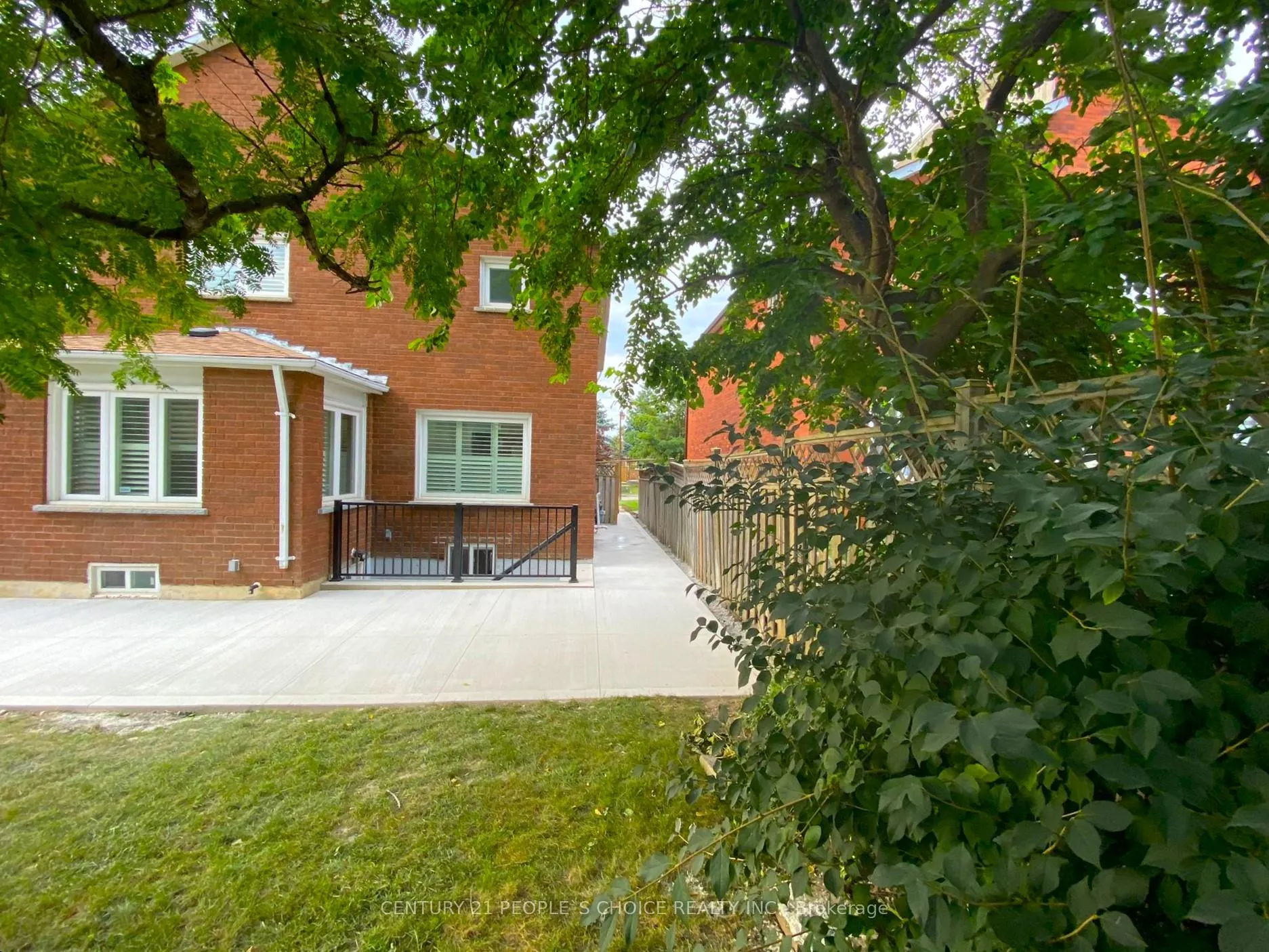 Photo 2 of Unit Bsmt, 35 Hewlett Crescent, Markham, Markville — HOMEH