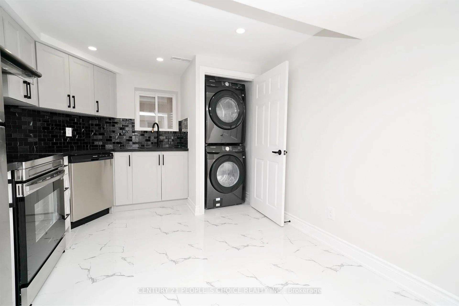 Photo 11 of Unit Bsmt, 35 Hewlett Crescent, Markham, Markville — HOMEH