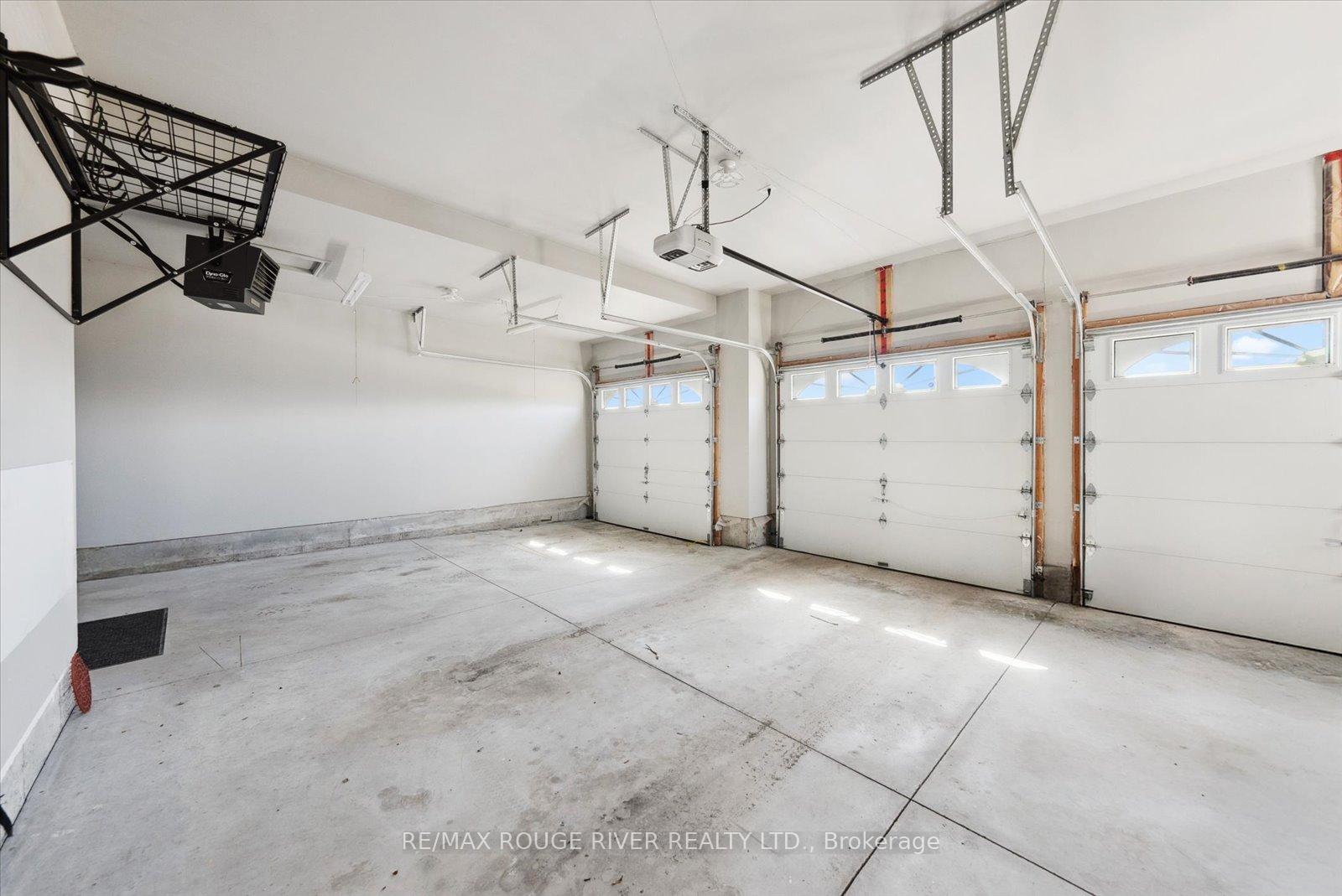 Photo 25 of 38 Charles Tilley Crescent, Clarington, Rural Clarington — HOMEH