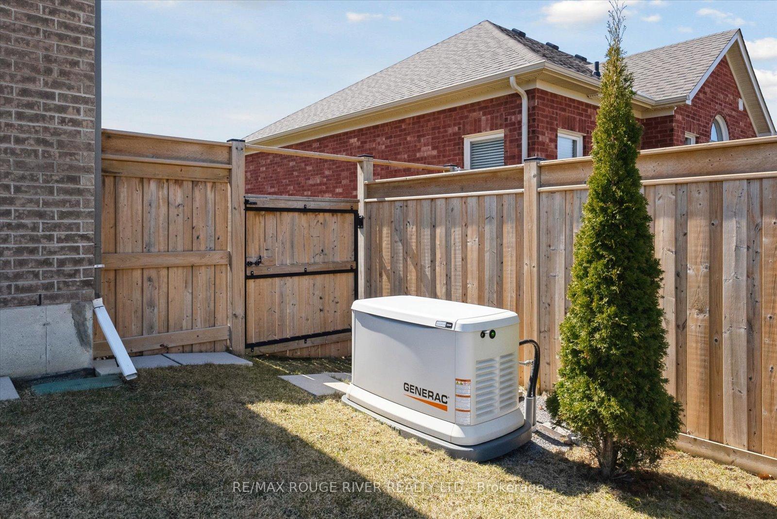 Photo 31 of 38 Charles Tilley Crescent, Clarington, Rural Clarington — HOMEH