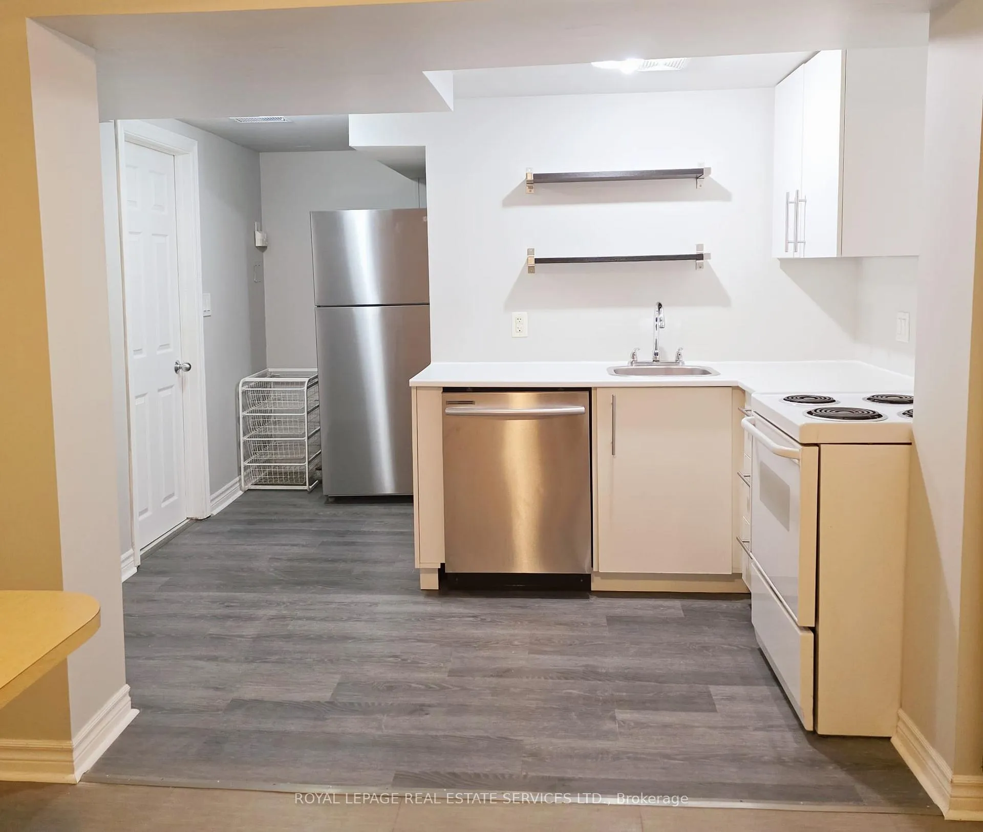 Photo 4 of 133 E 44th Street, Hamilton, Huntington — HOMEH