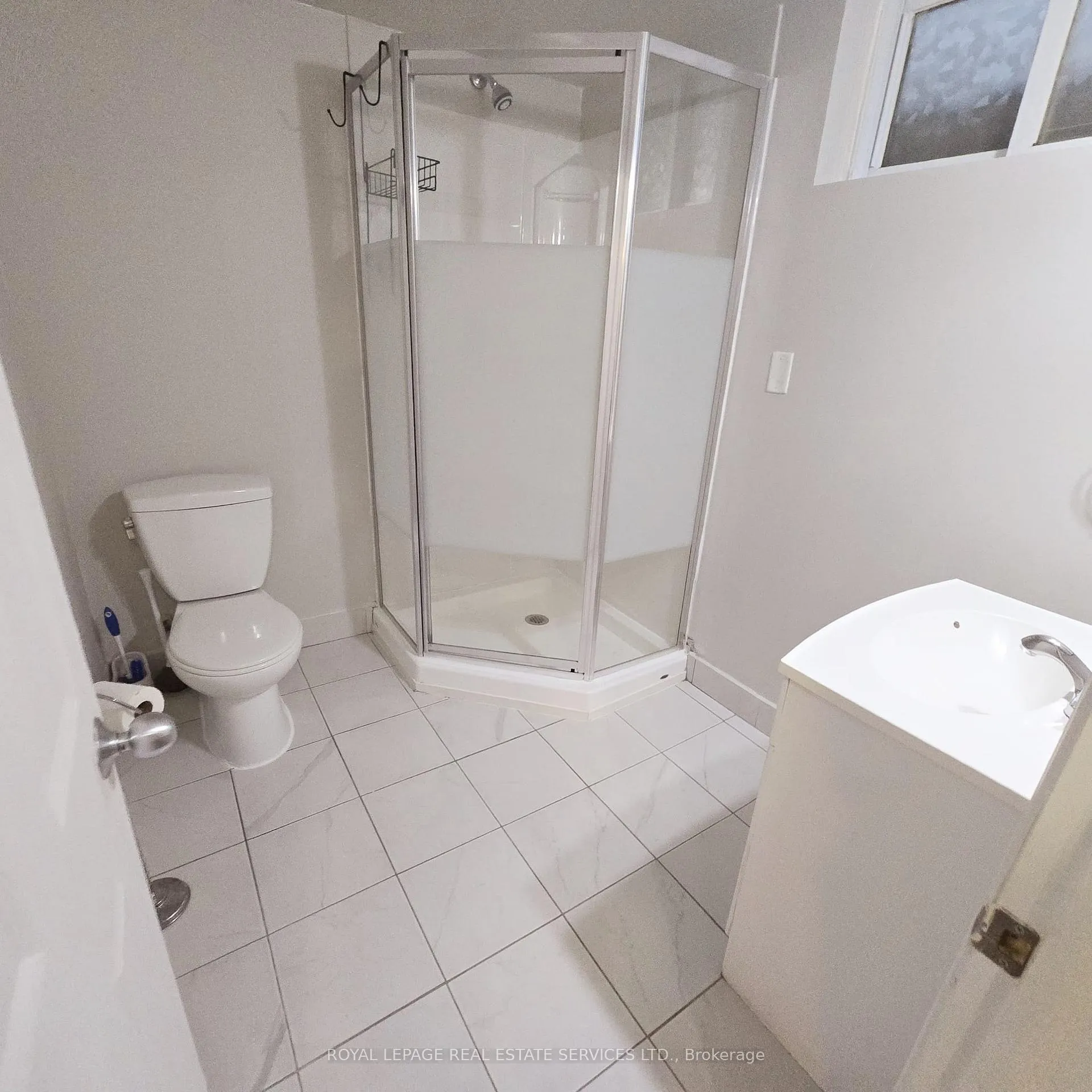 Photo 9 of 133 E 44th Street, Hamilton, Huntington — HOMEH