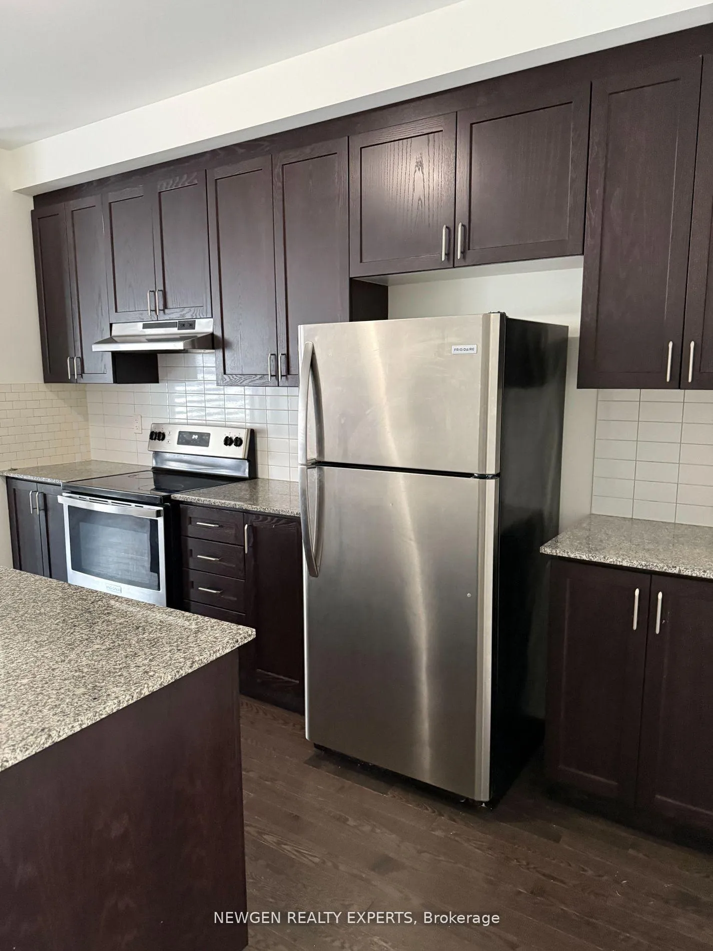 Photo 4 of 2126 Wilson Street, Innisfil, Alcona — HOMEH