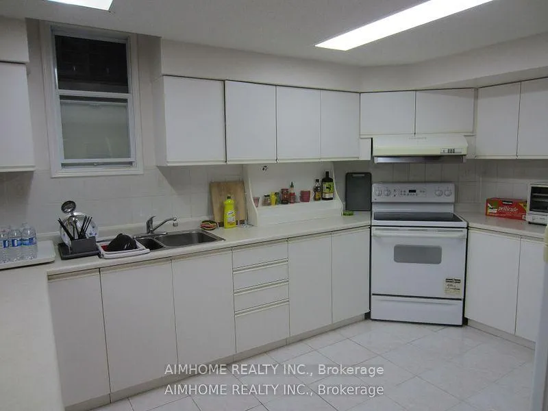 Photo 6 of 33 Townley Avenue, Markham, Milliken Mills East — HOMEH