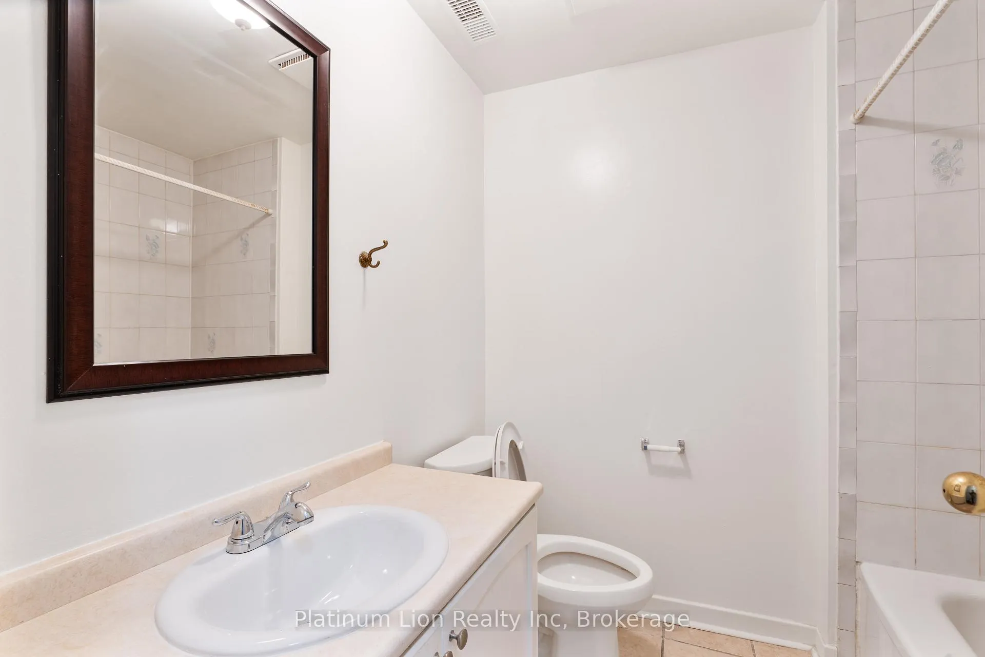 Photo 4 of Unit 4, 219 King Street E, Hamilton, Beasley — HOMEH
