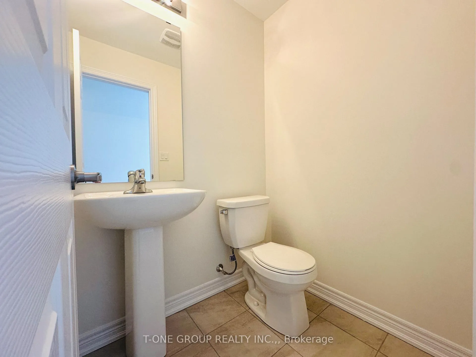 Photo 7 of 903 Crowsnest Hollow, Pickering, Rural Pickering — HOMEH